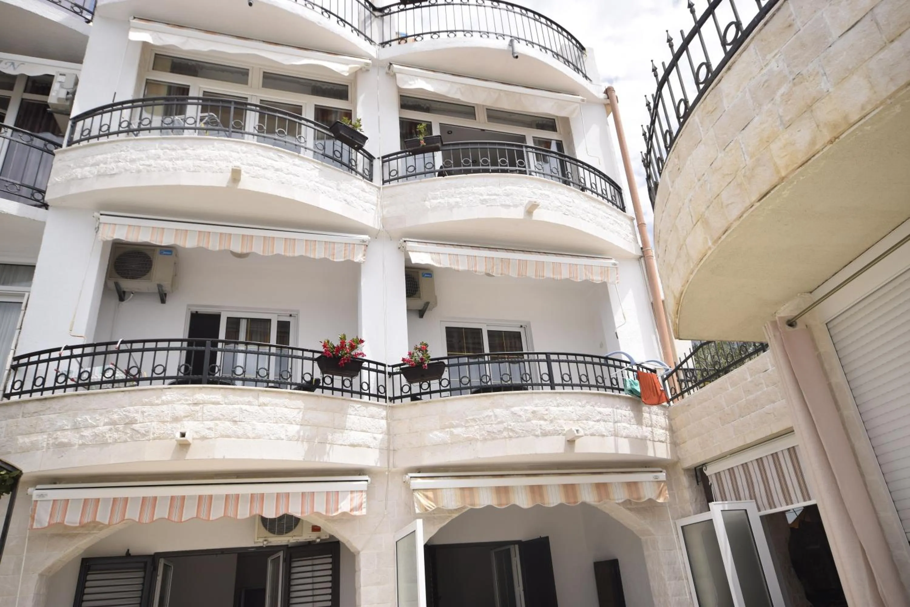 Property building in Monte Perla Residence