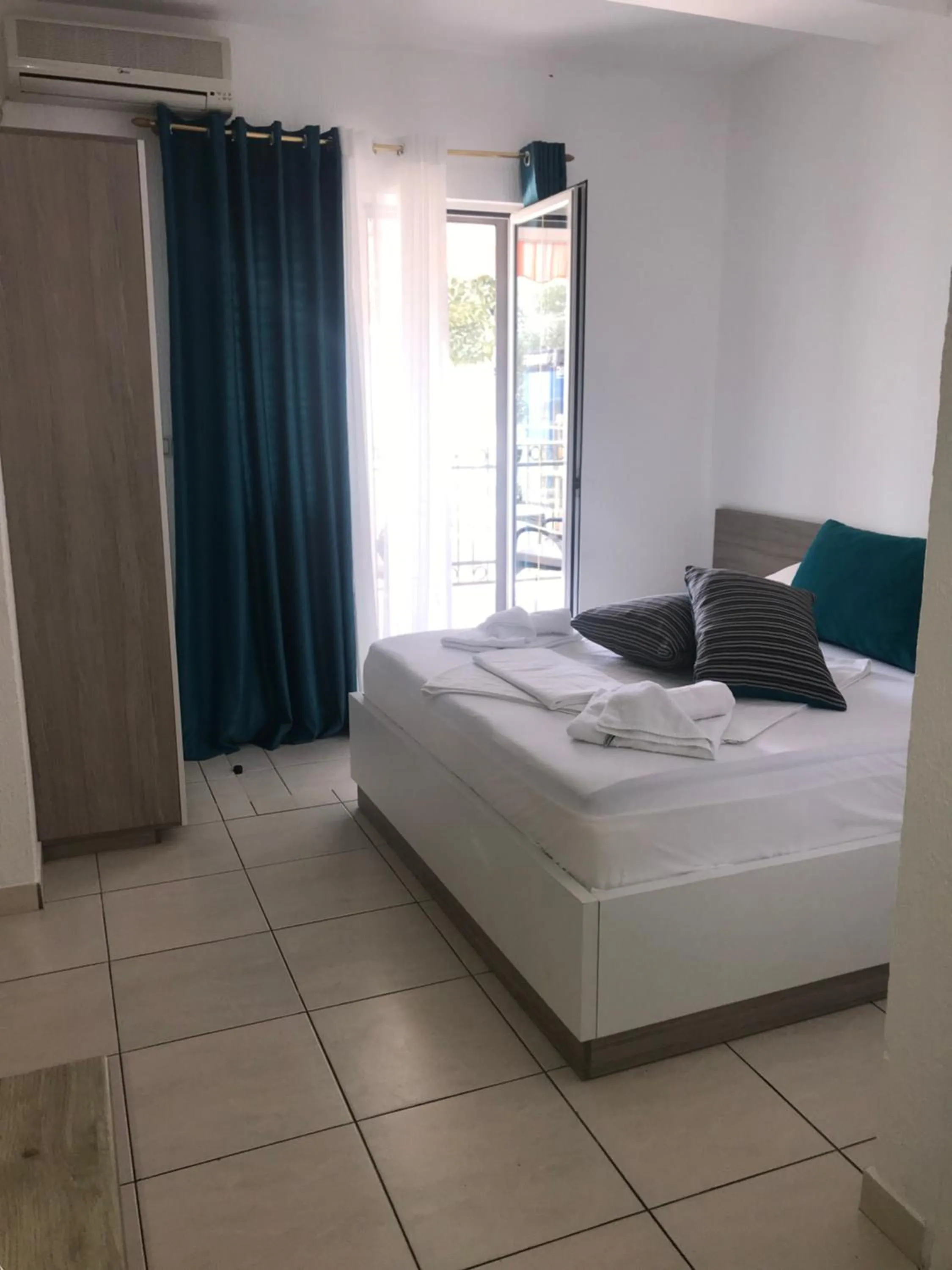 Bed in Monte Perla Residence