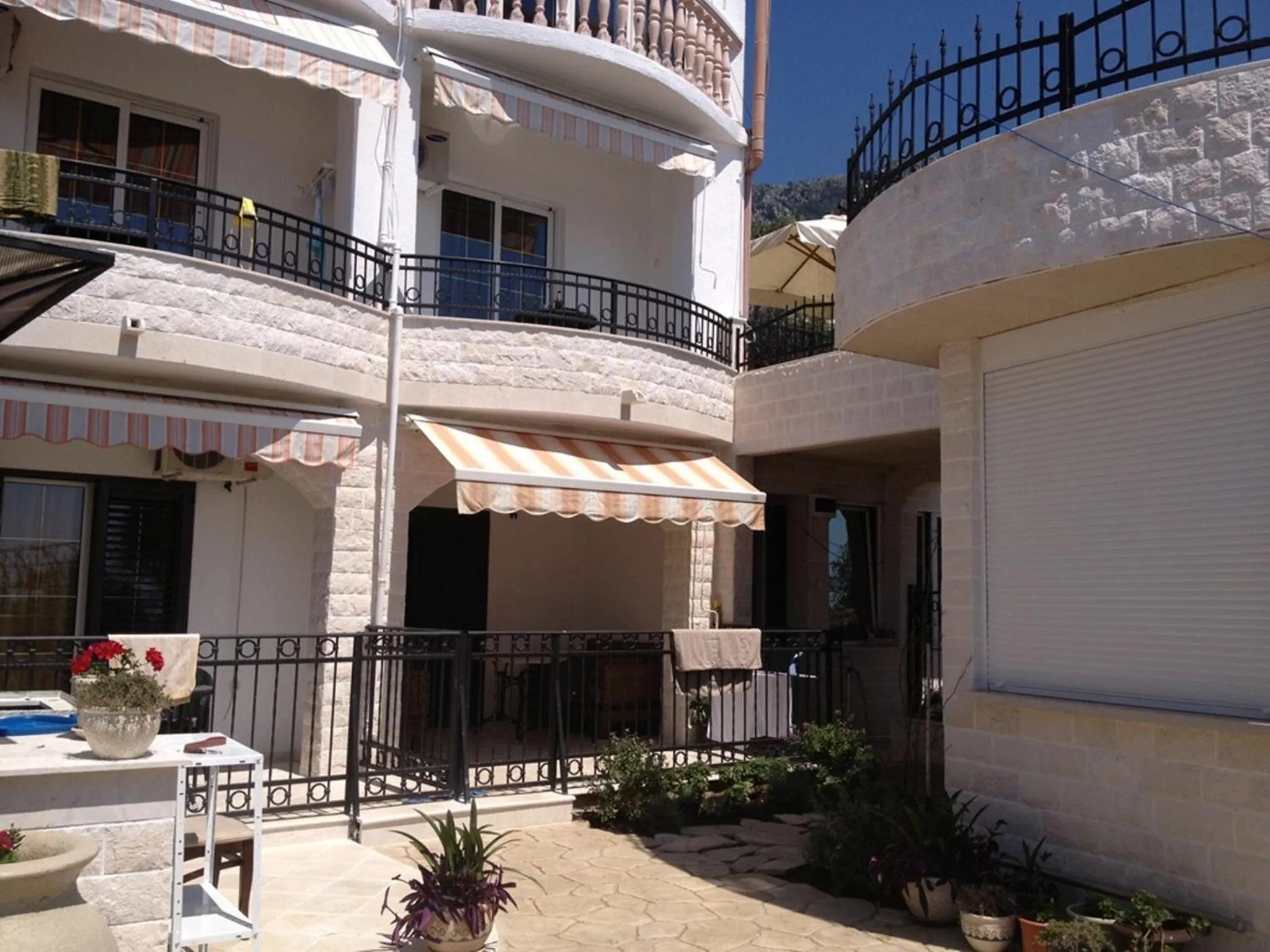 Property building in Monte Perla Residence