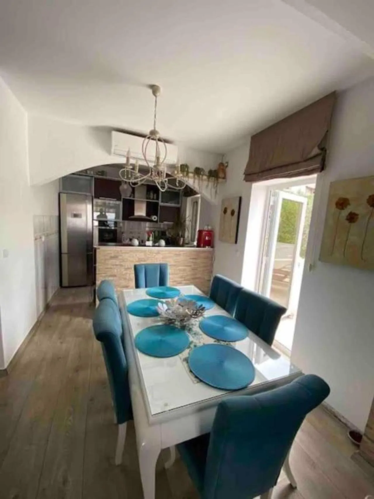 Dining area in Monte Perla Residence