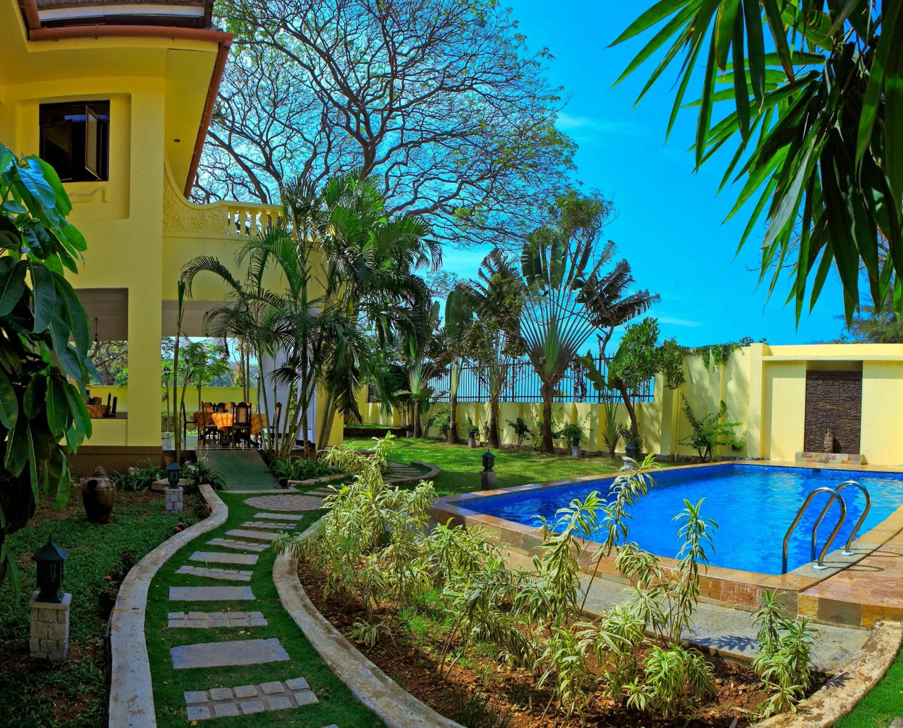 Garden in Amritara The Poovath Beachfront Heritage, Fort Kochi
