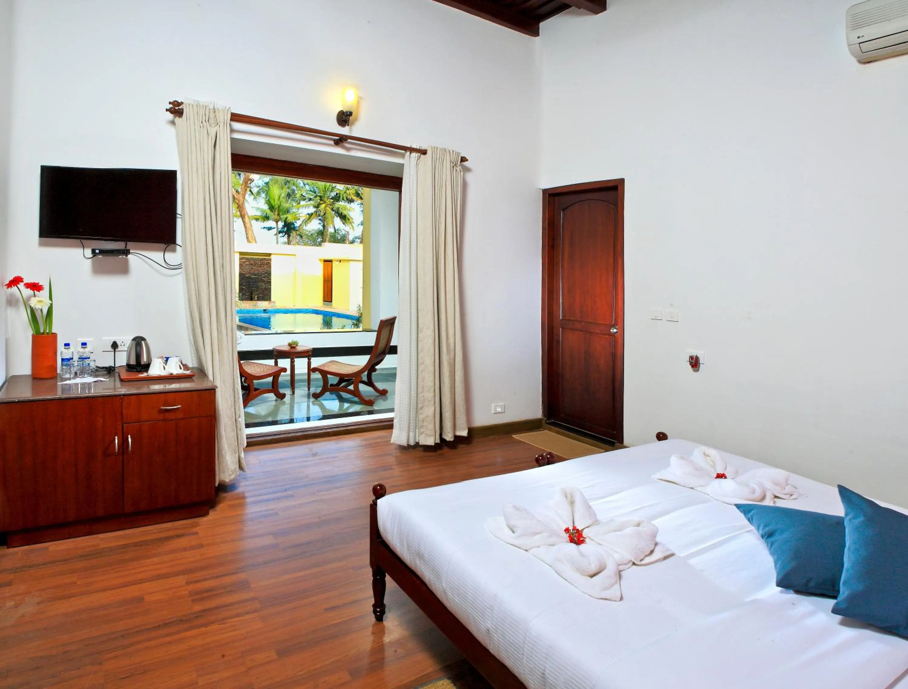 Bedroom, Bed in Amritara The Poovath Beachfront Heritage, Fort Kochi