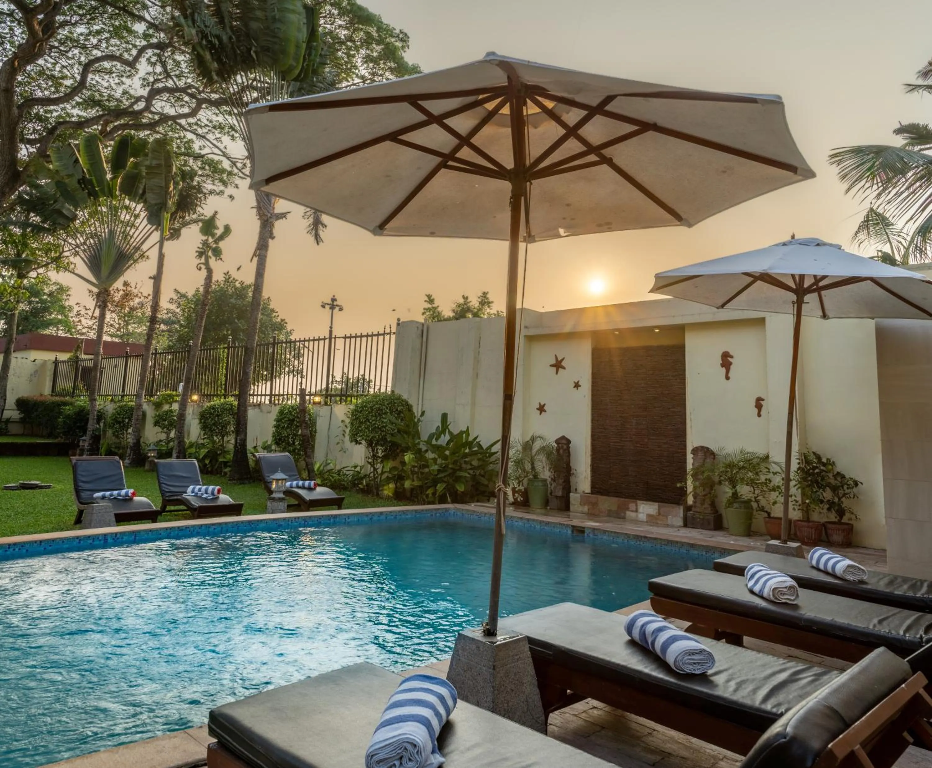 Swimming pool in Amritara The Poovath Beachfront Heritage, Fort Kochi