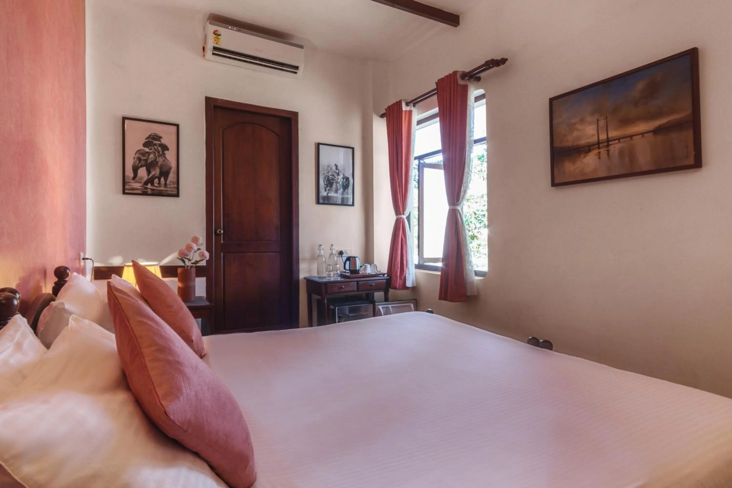 Bedroom, Bed in Amritara The Poovath Beachfront Heritage, Fort Kochi