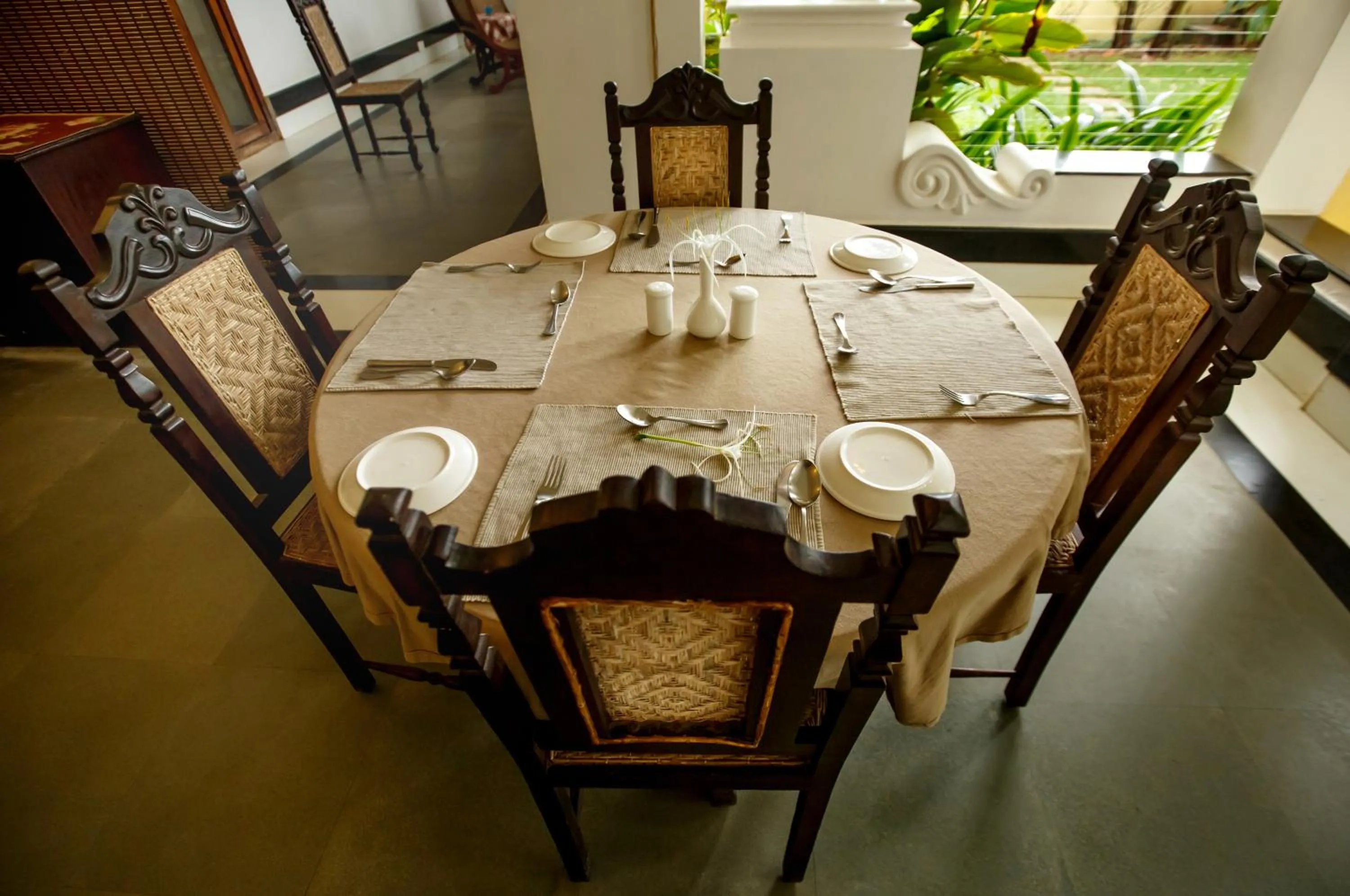 Restaurant/places to eat in Amritara The Poovath Beachfront Heritage, Fort Kochi