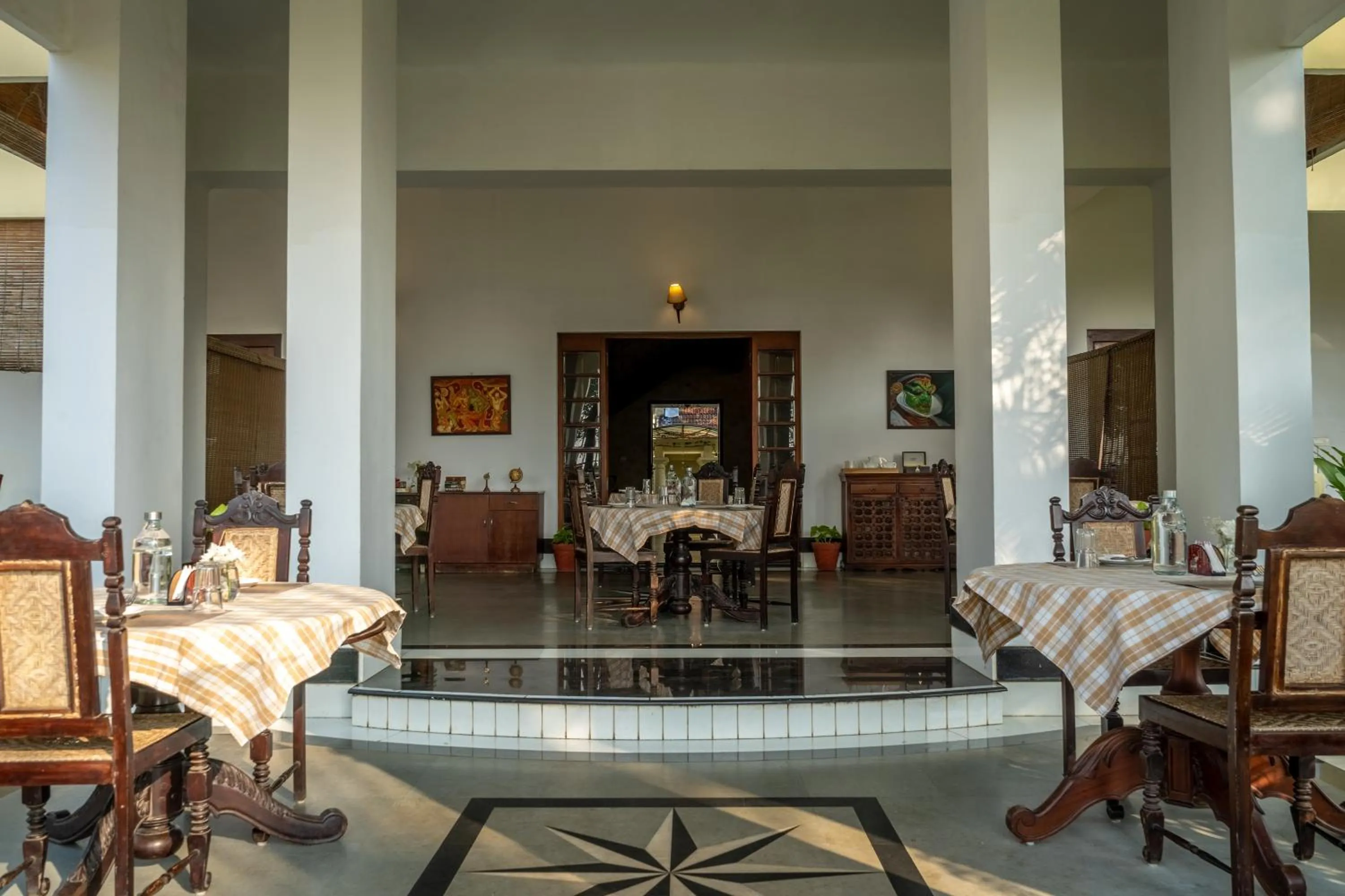 Restaurant/places to eat in Amritara The Poovath Beachfront Heritage, Fort Kochi