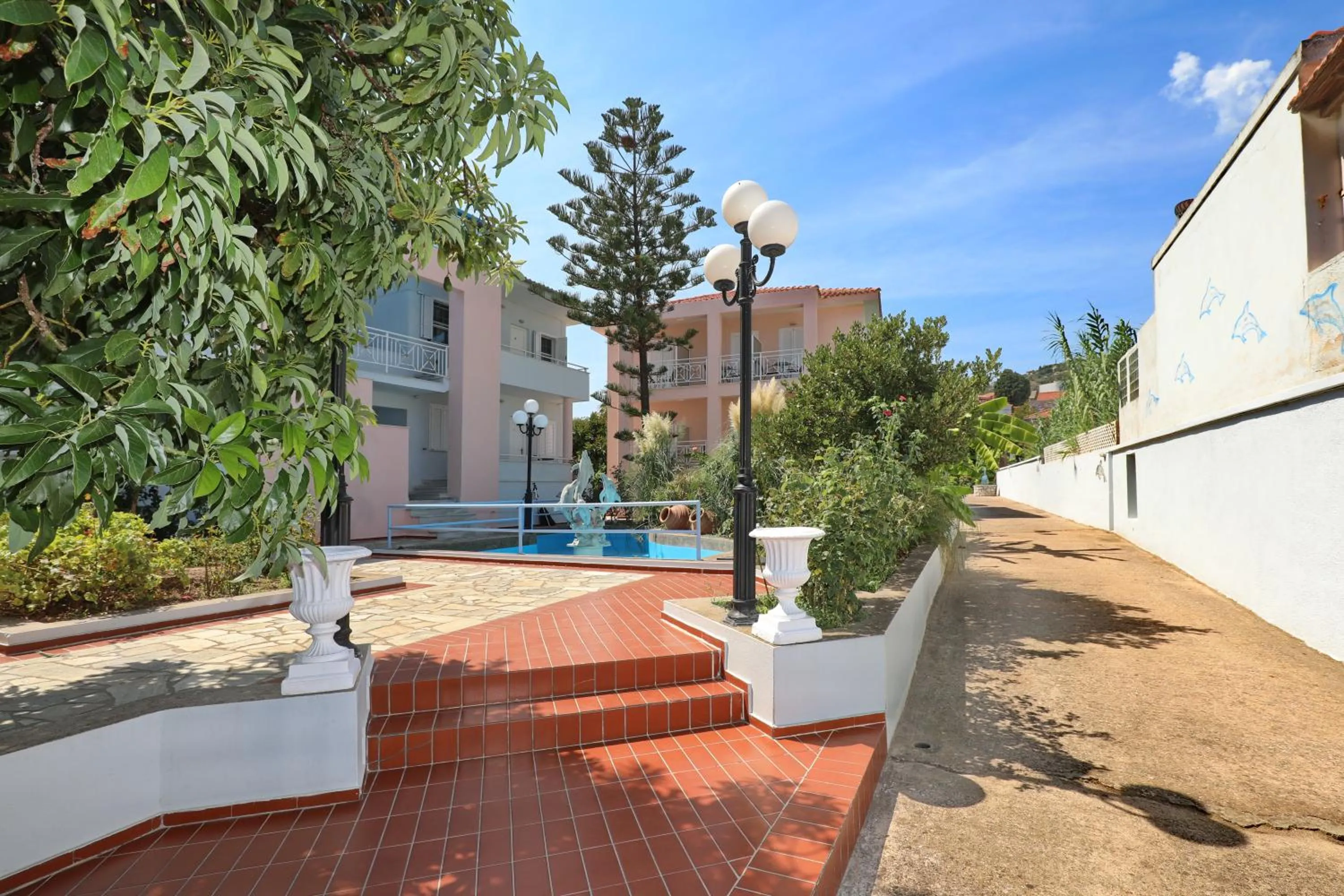 Garden in Dolphin Hotel