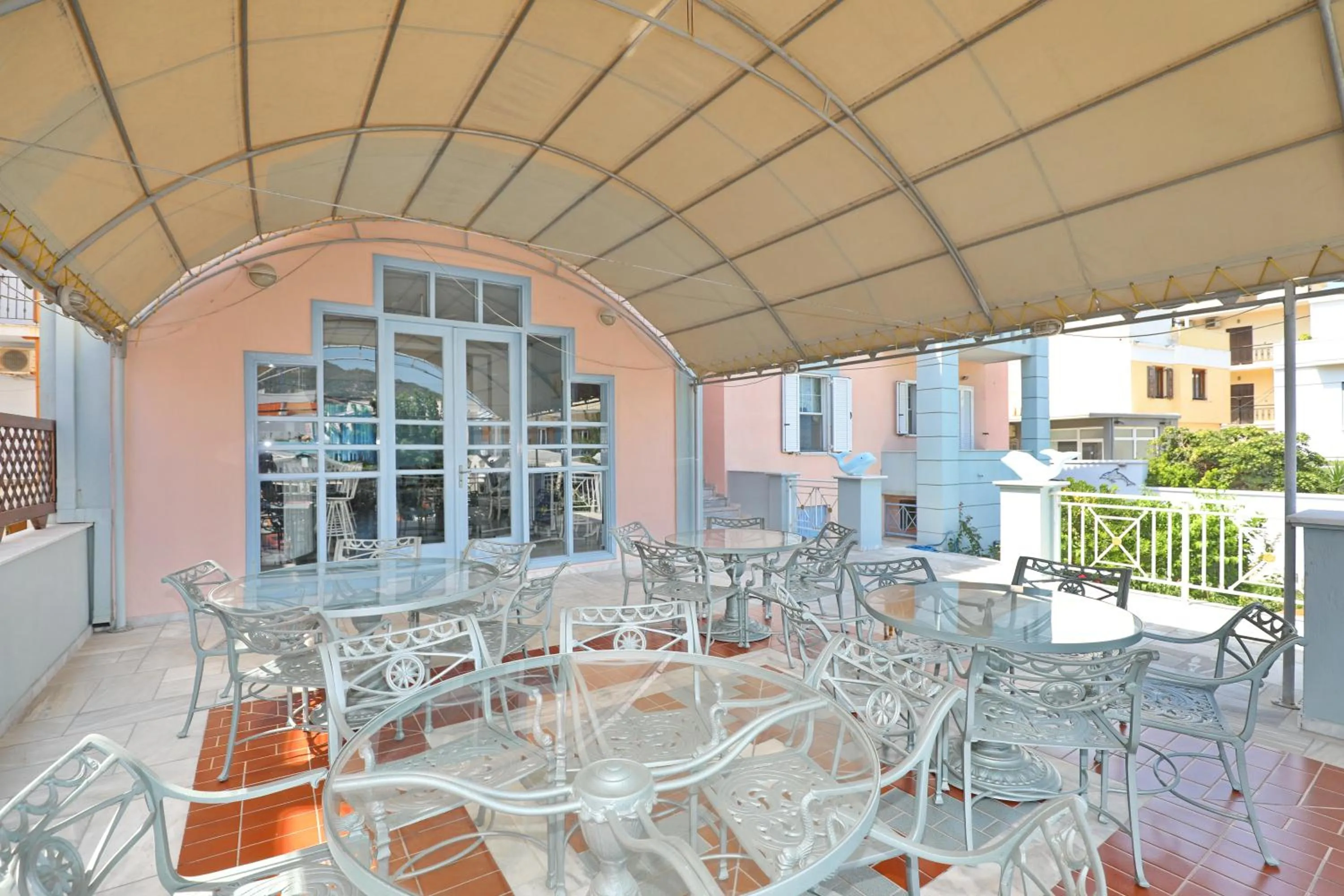 Patio in Dolphin Hotel