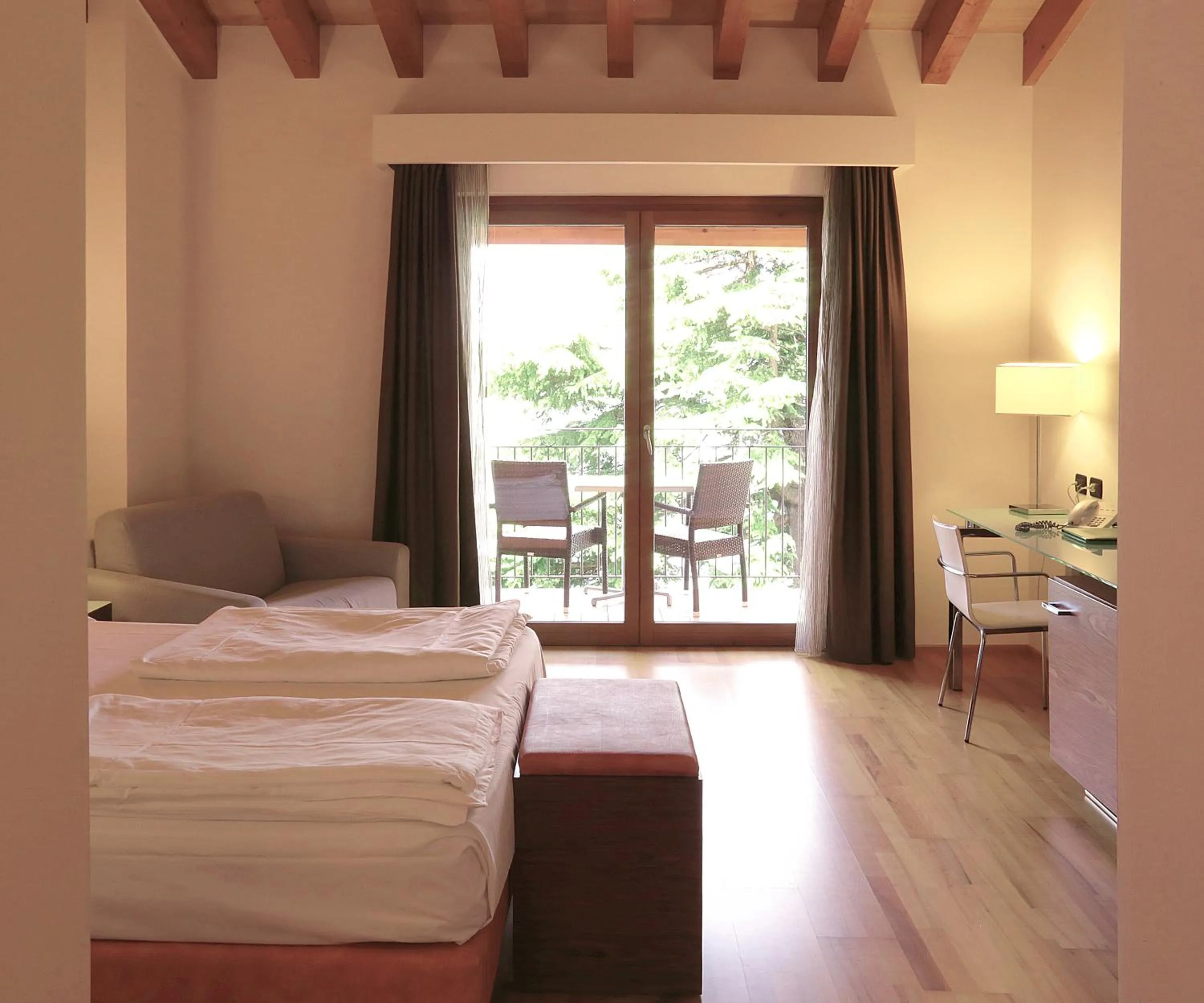 Balcony/Terrace, Bed in Hotel Lido