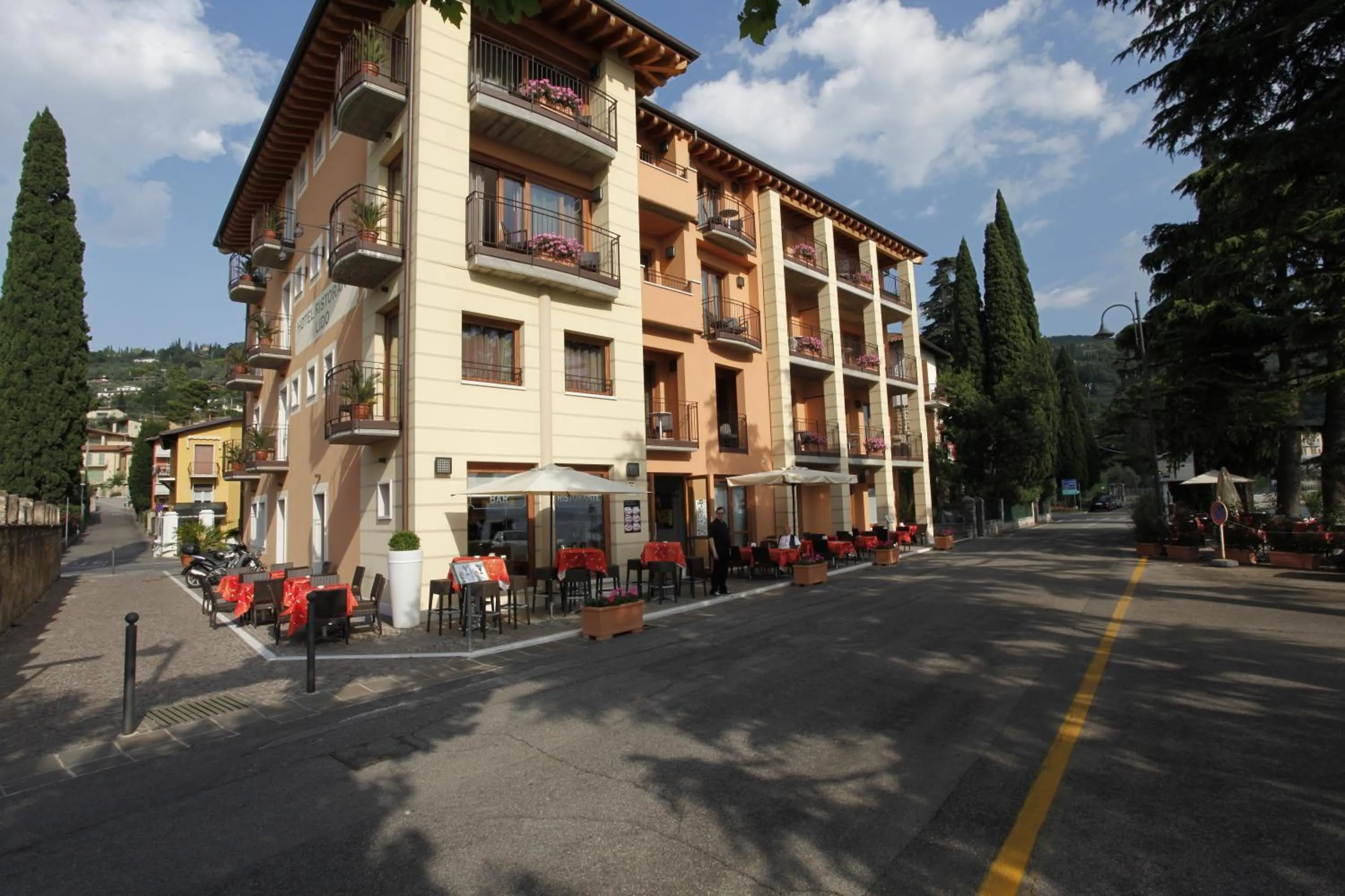 Facade/entrance in Hotel Lido