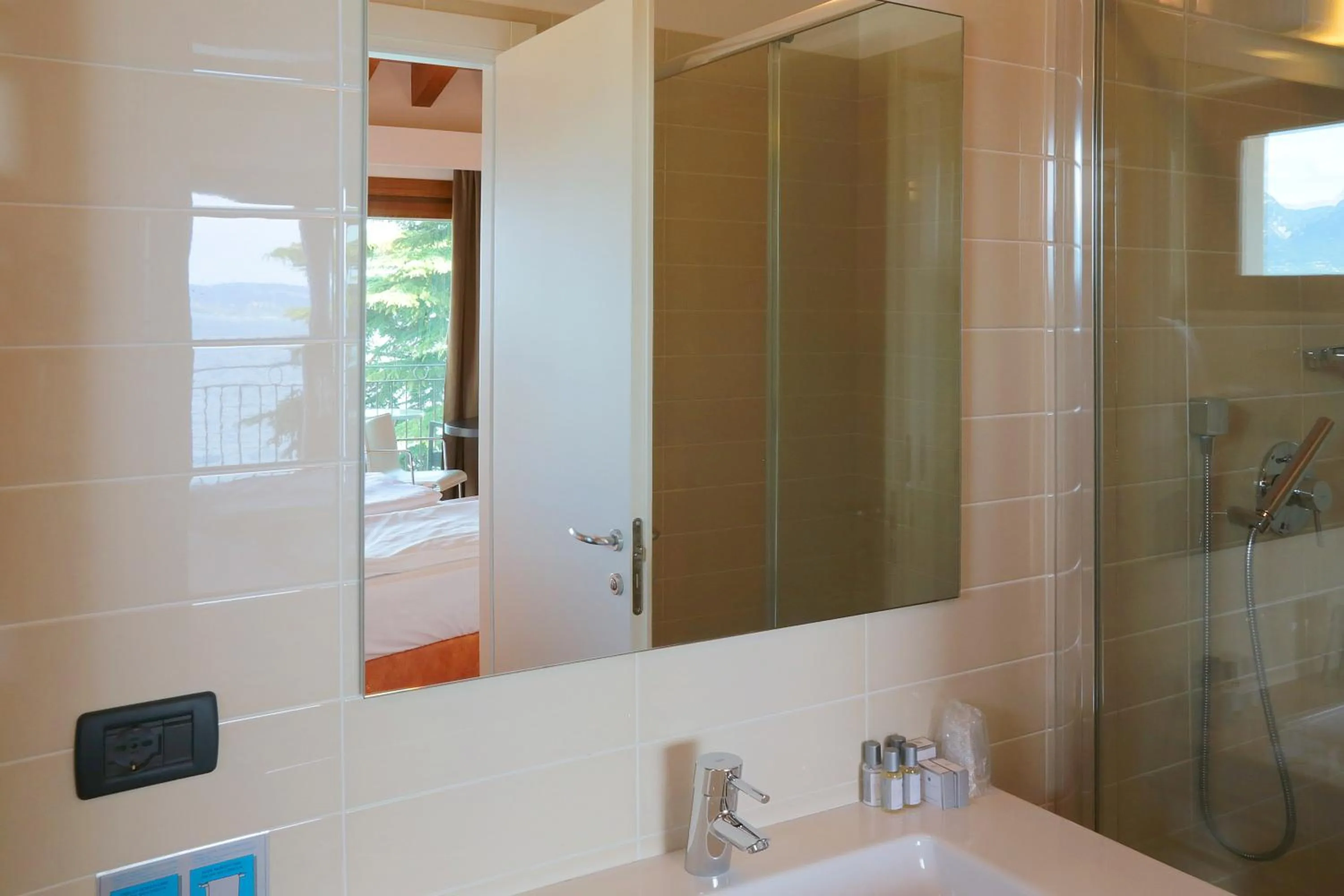 Bathroom in Hotel Lido