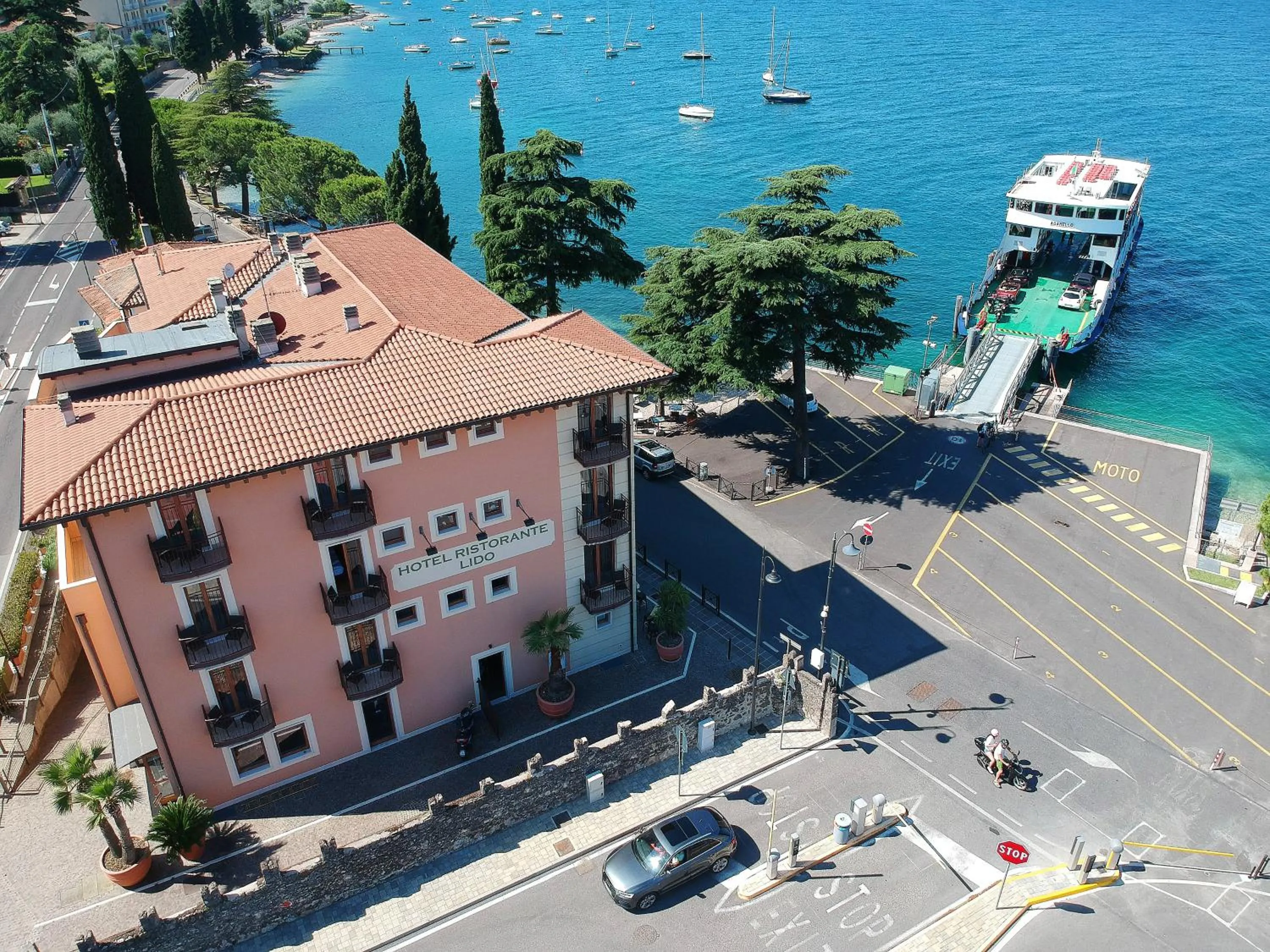 Facade/entrance in Hotel Lido