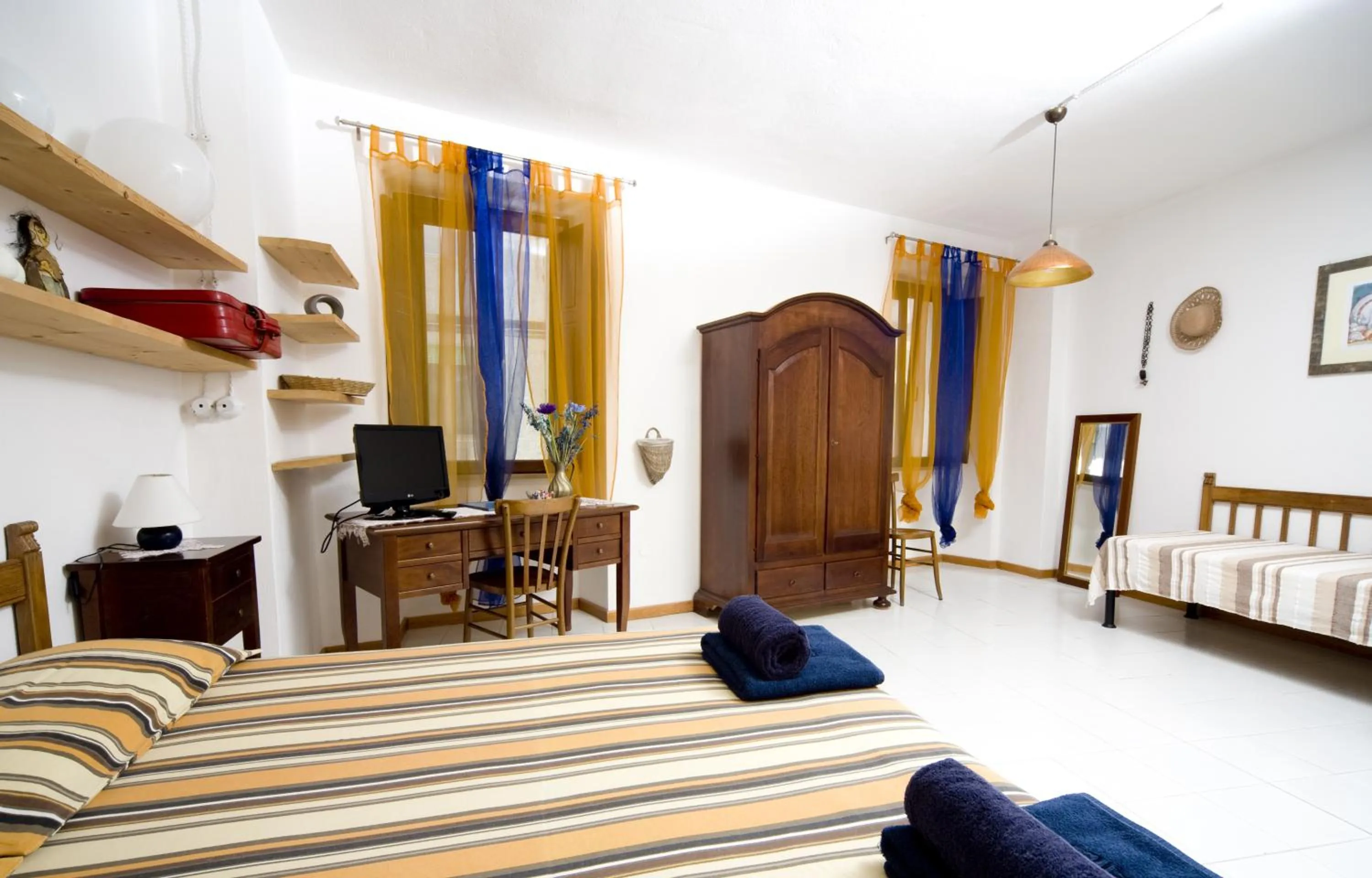 Photo of the whole room, Bed in Domo Silvia E Paolo