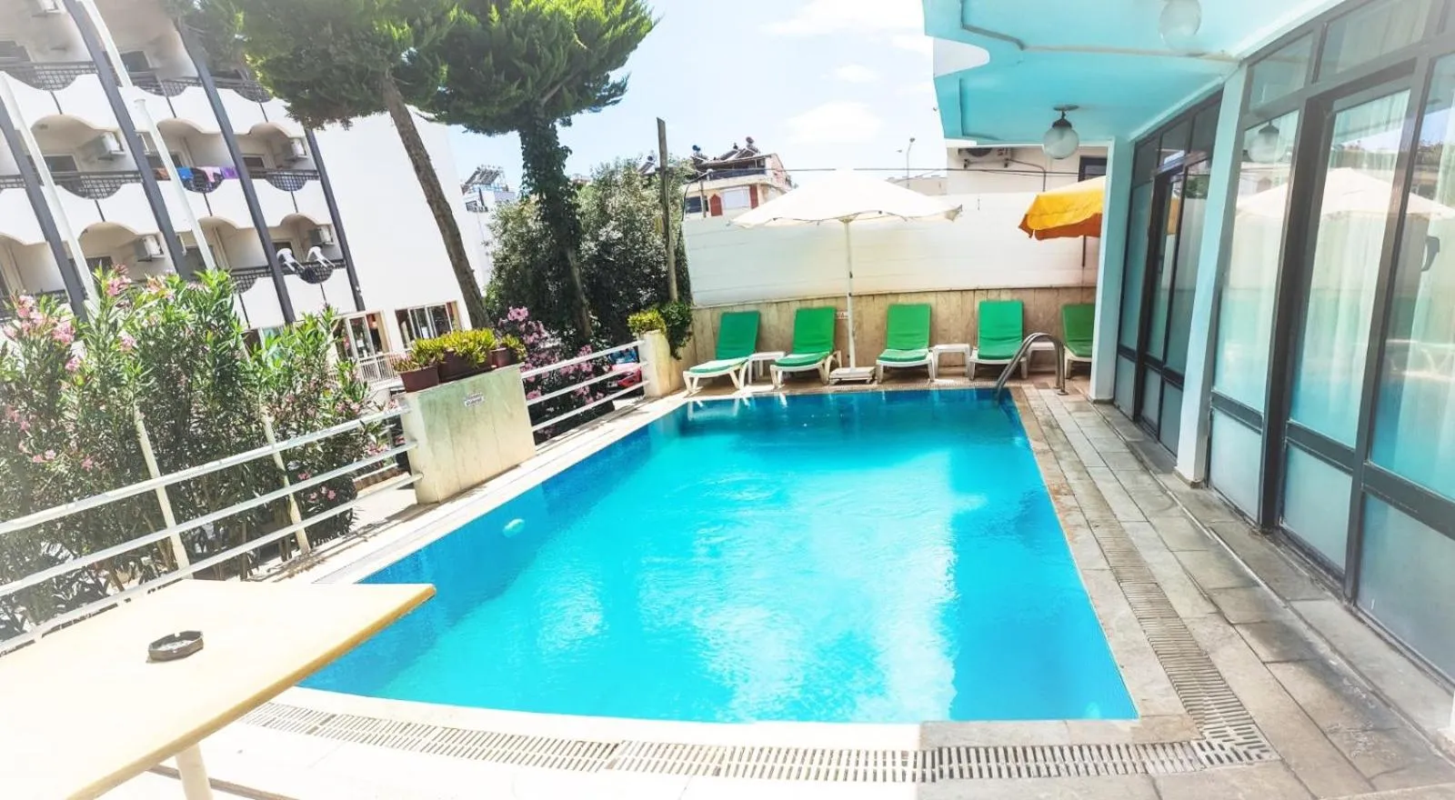 Swimming pool in Kartel Hotel