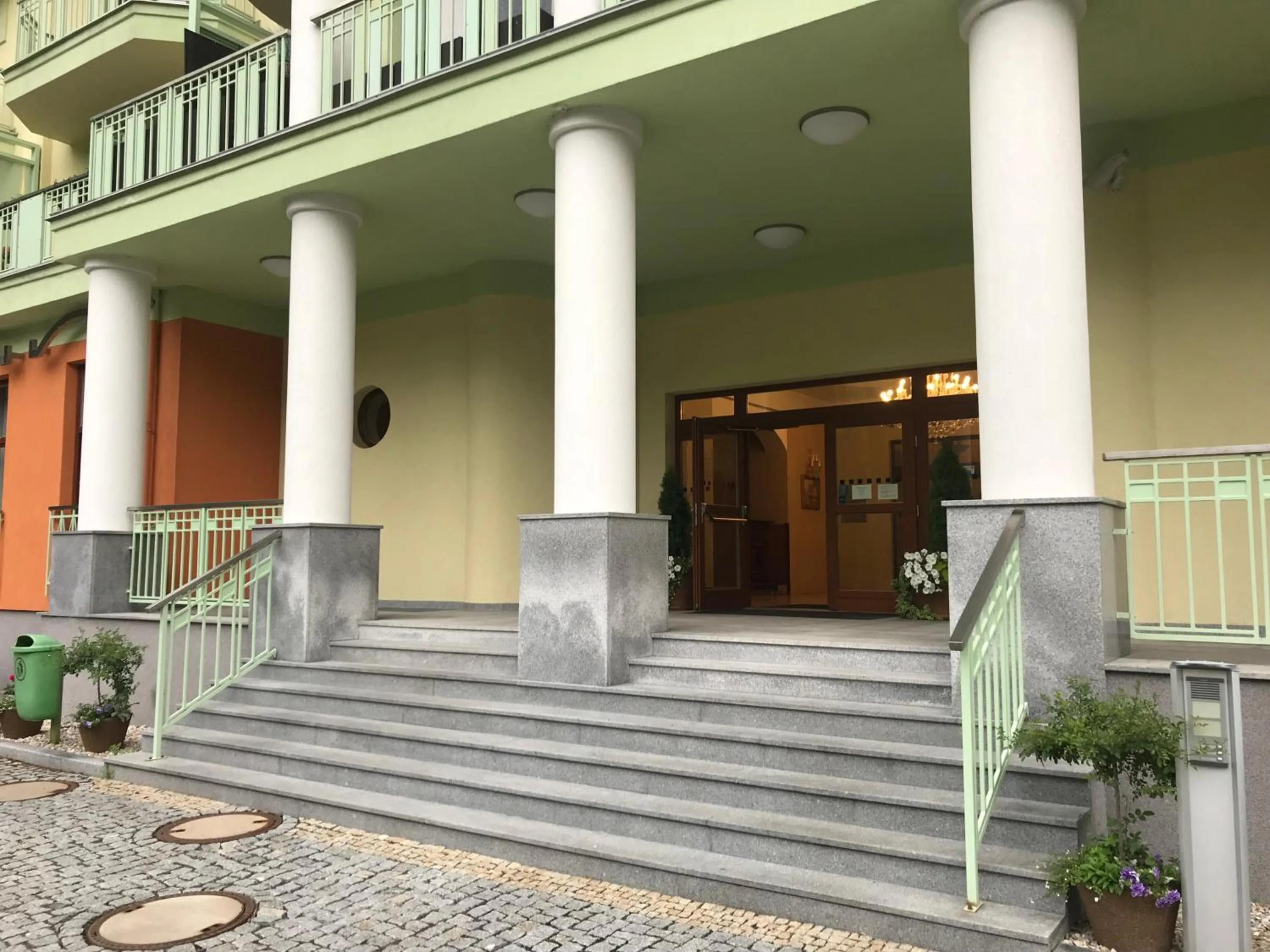 Slunecni Lazne Apartments