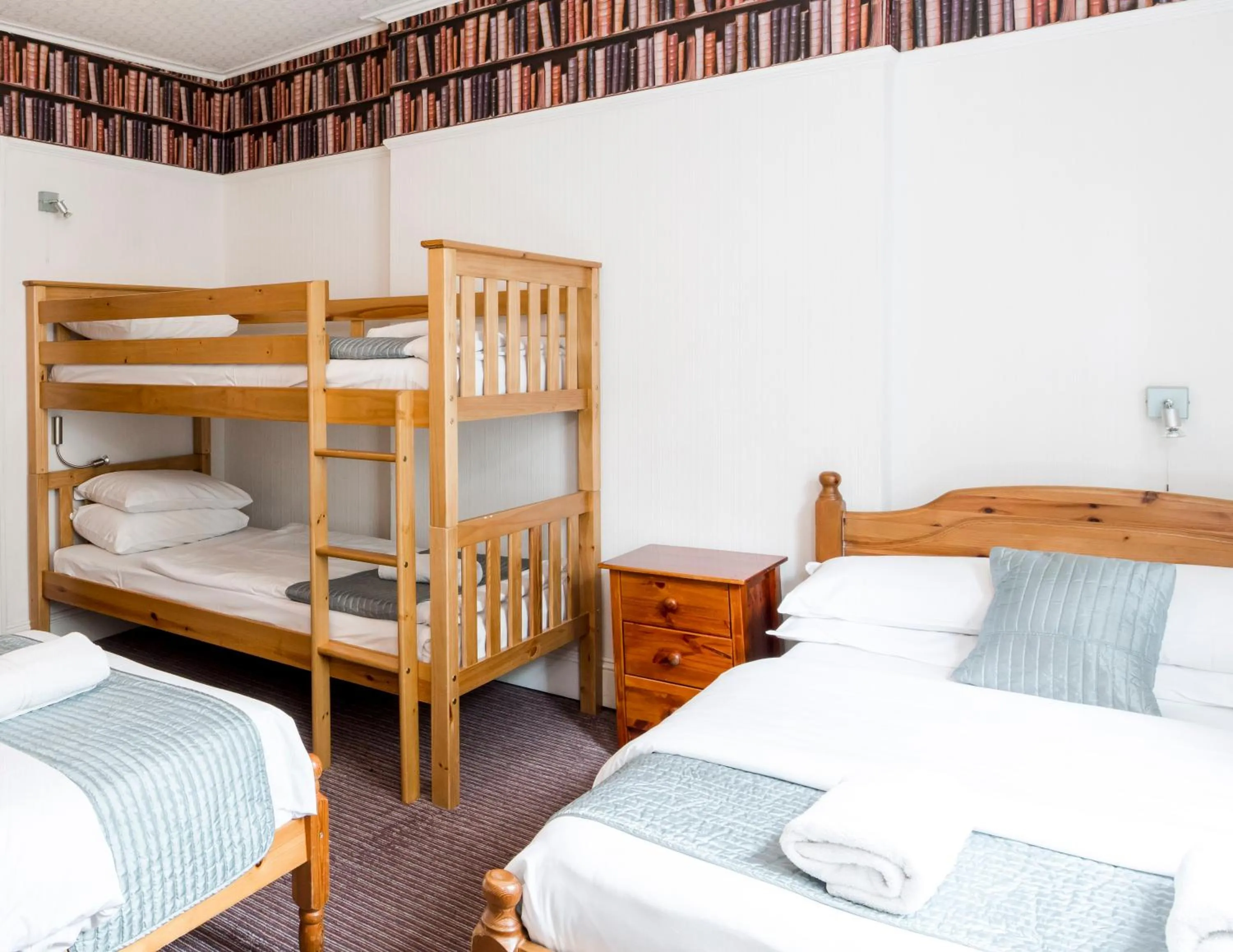 Bedroom, Bed in St Athans Hotel