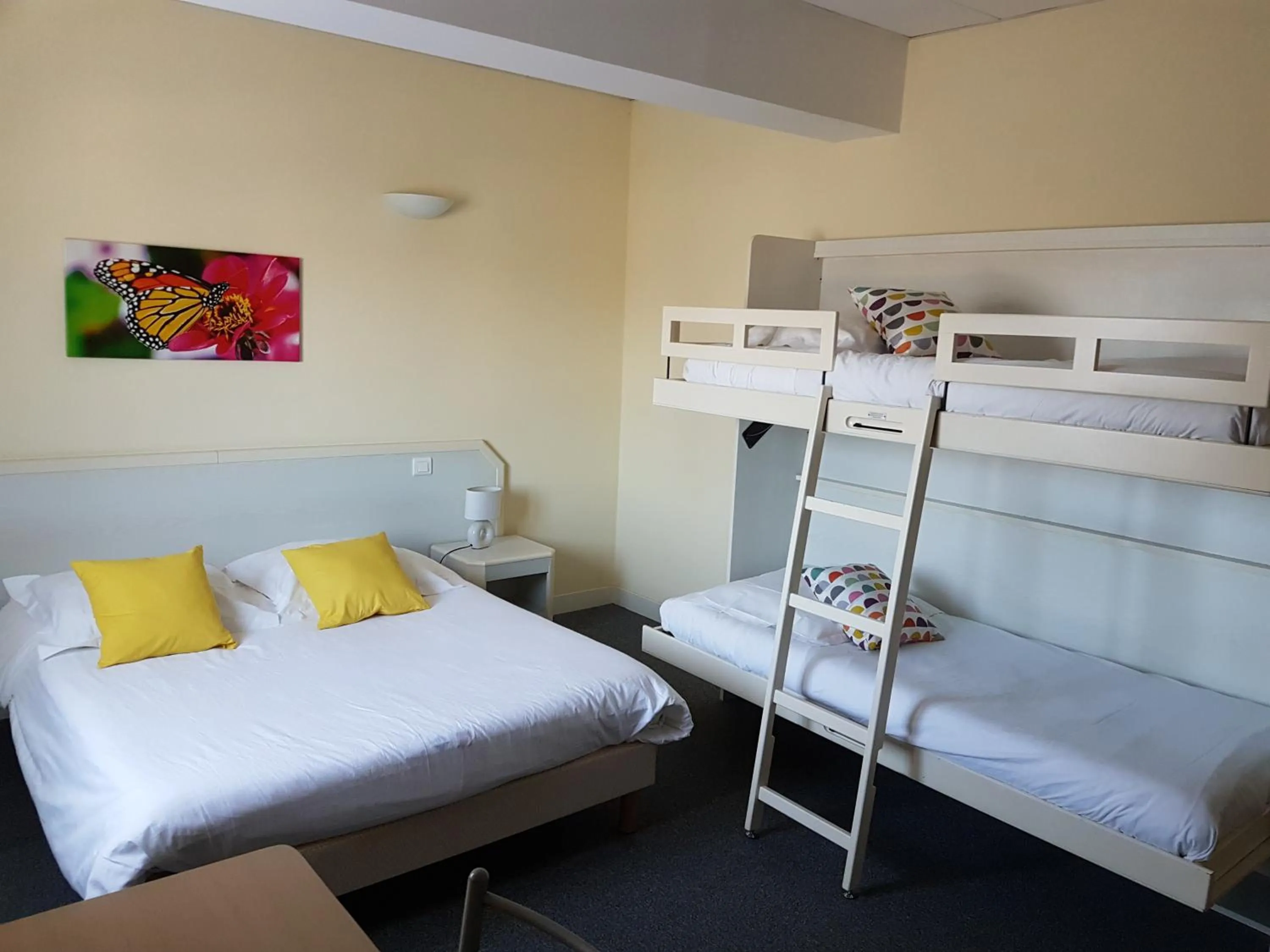 Bedroom, Bed in Hôtel Le Sainte Florence