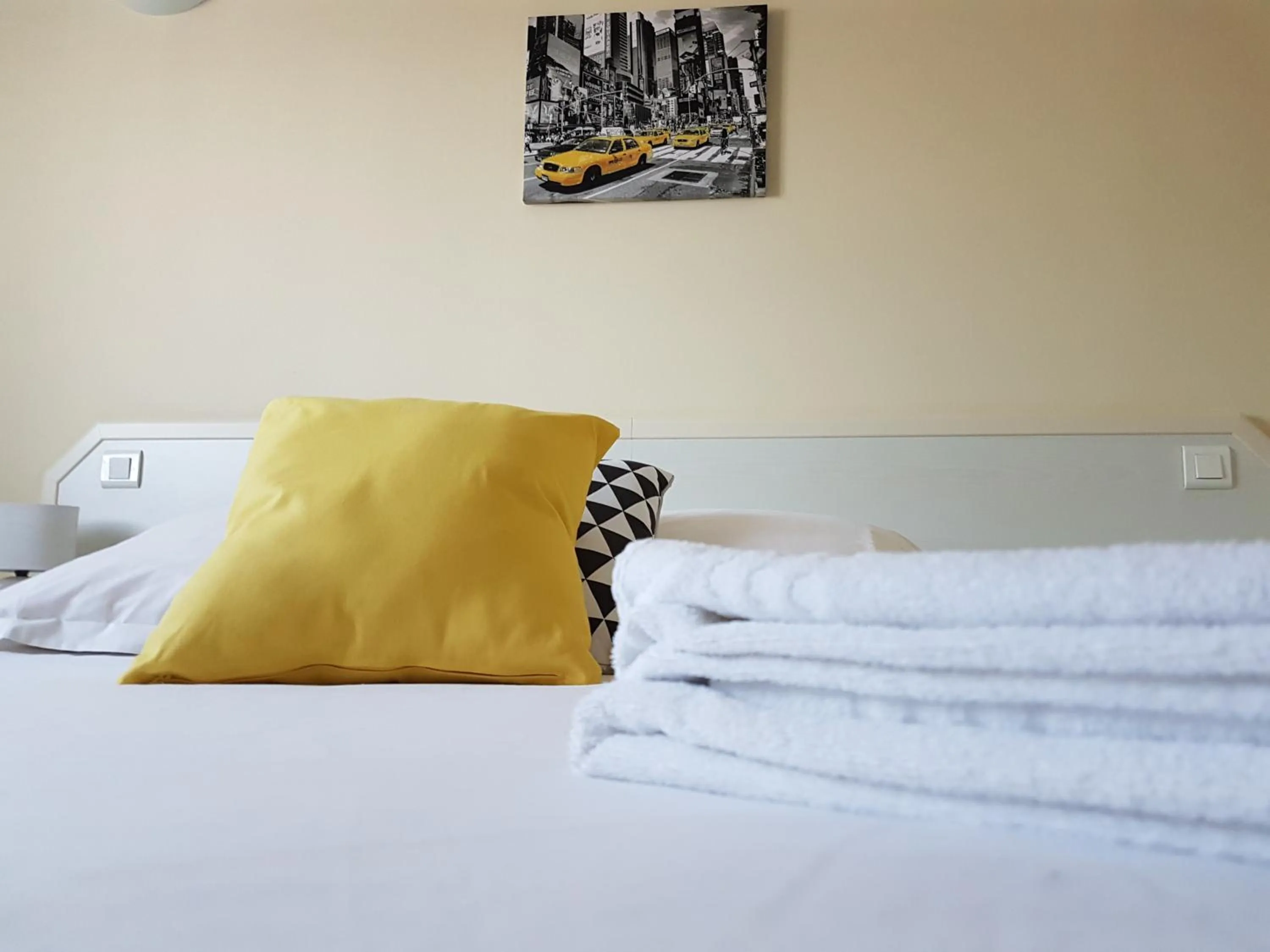 Bedroom, Bed in Hôtel Le Sainte Florence