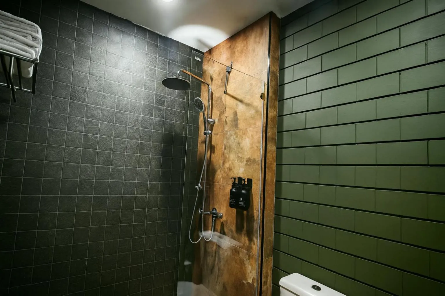 Shower in Tuana Hotels The Natural Resort