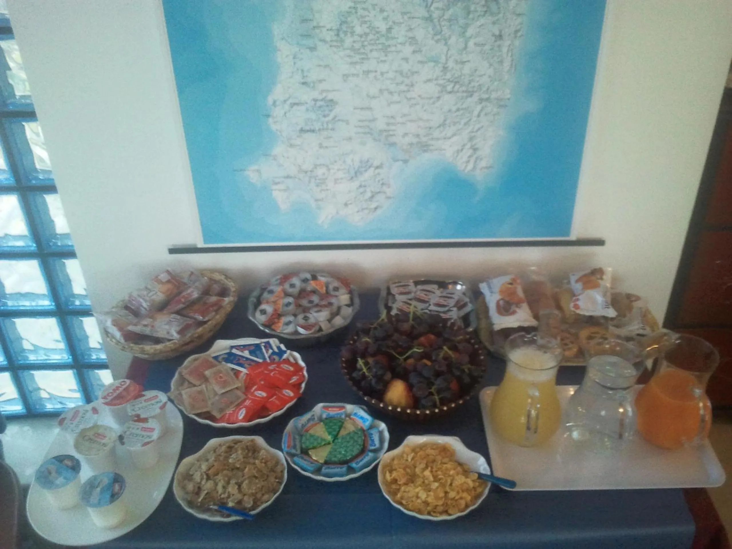 Buffet breakfast in B&B La Pineta