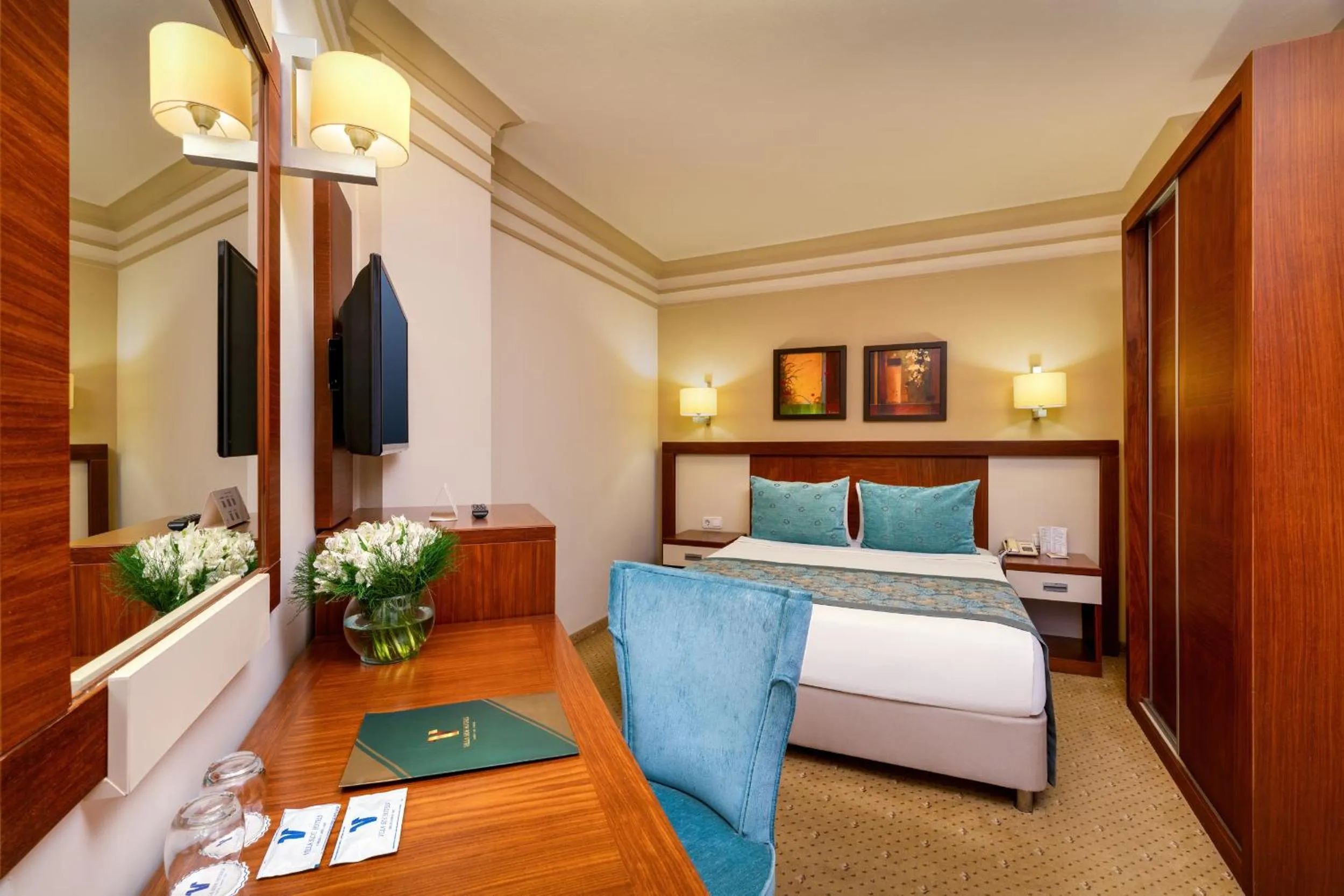 Bed in Villa Side Hotel