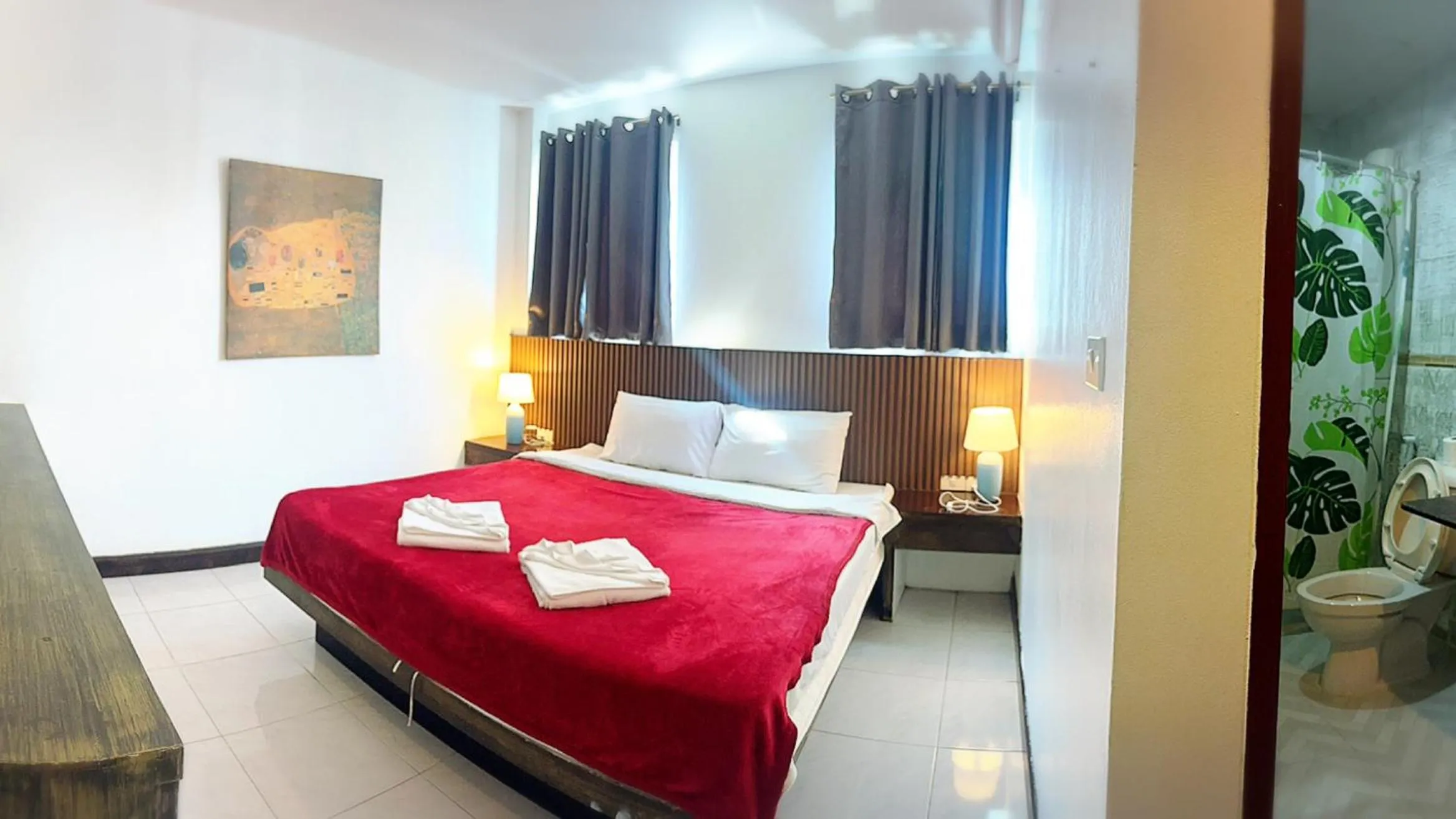 Bed in The Shades Hotel 50 meter Beach Front