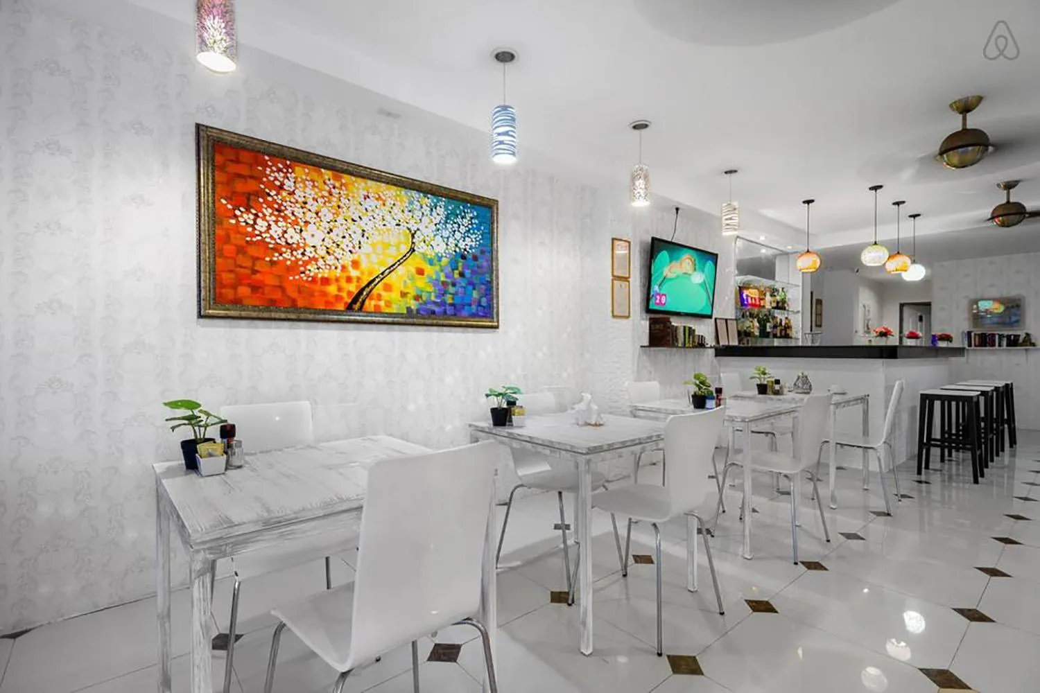 Restaurant/places to eat in The Shades Hotel 50 meter Beach Front