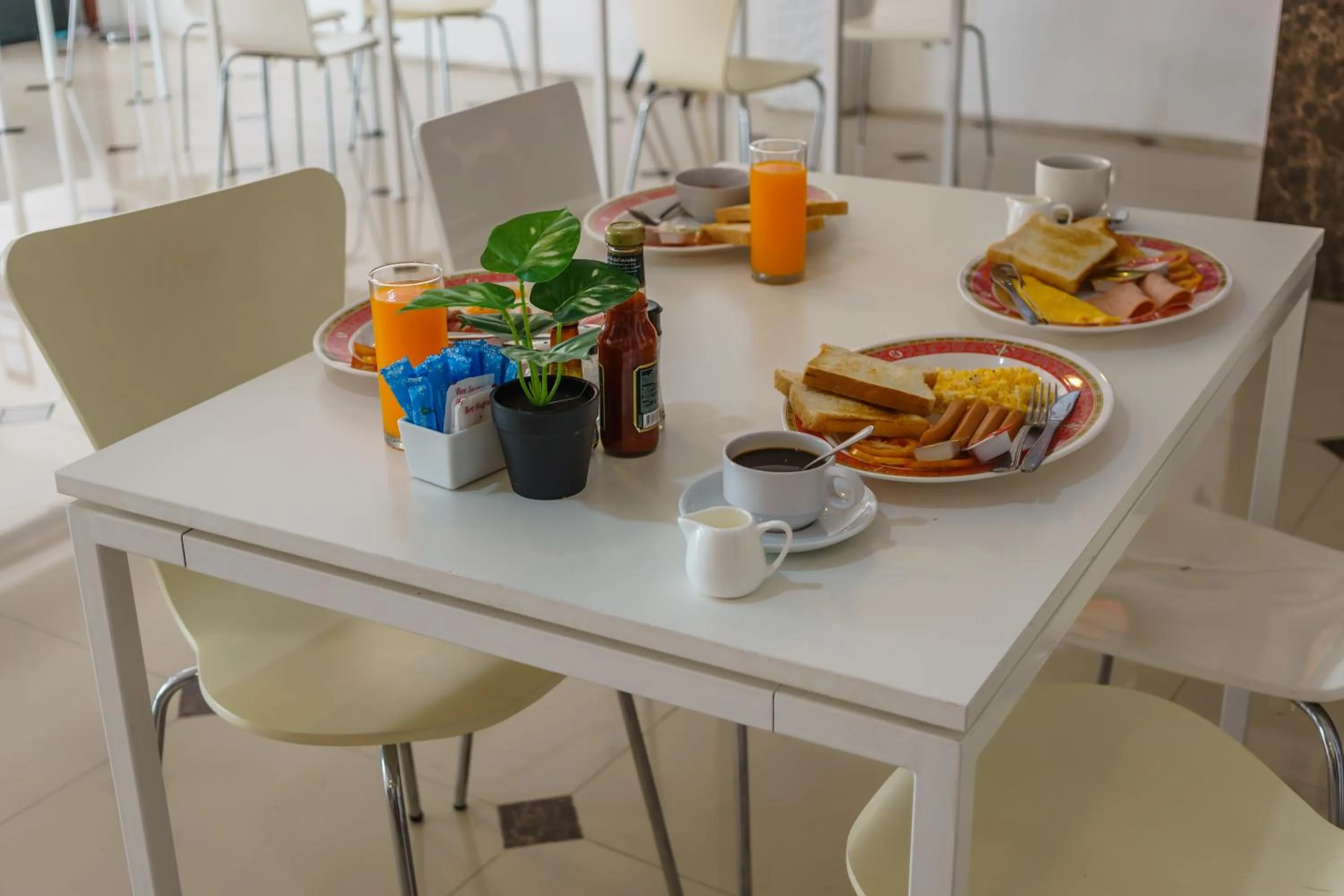 Dining area in The Shades Hotel 50 meter Beach Front