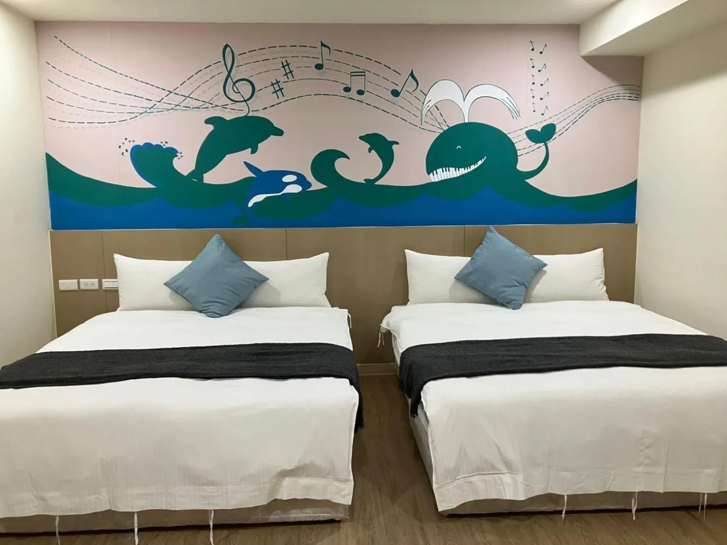 Bedroom, Bed in Music City Inn