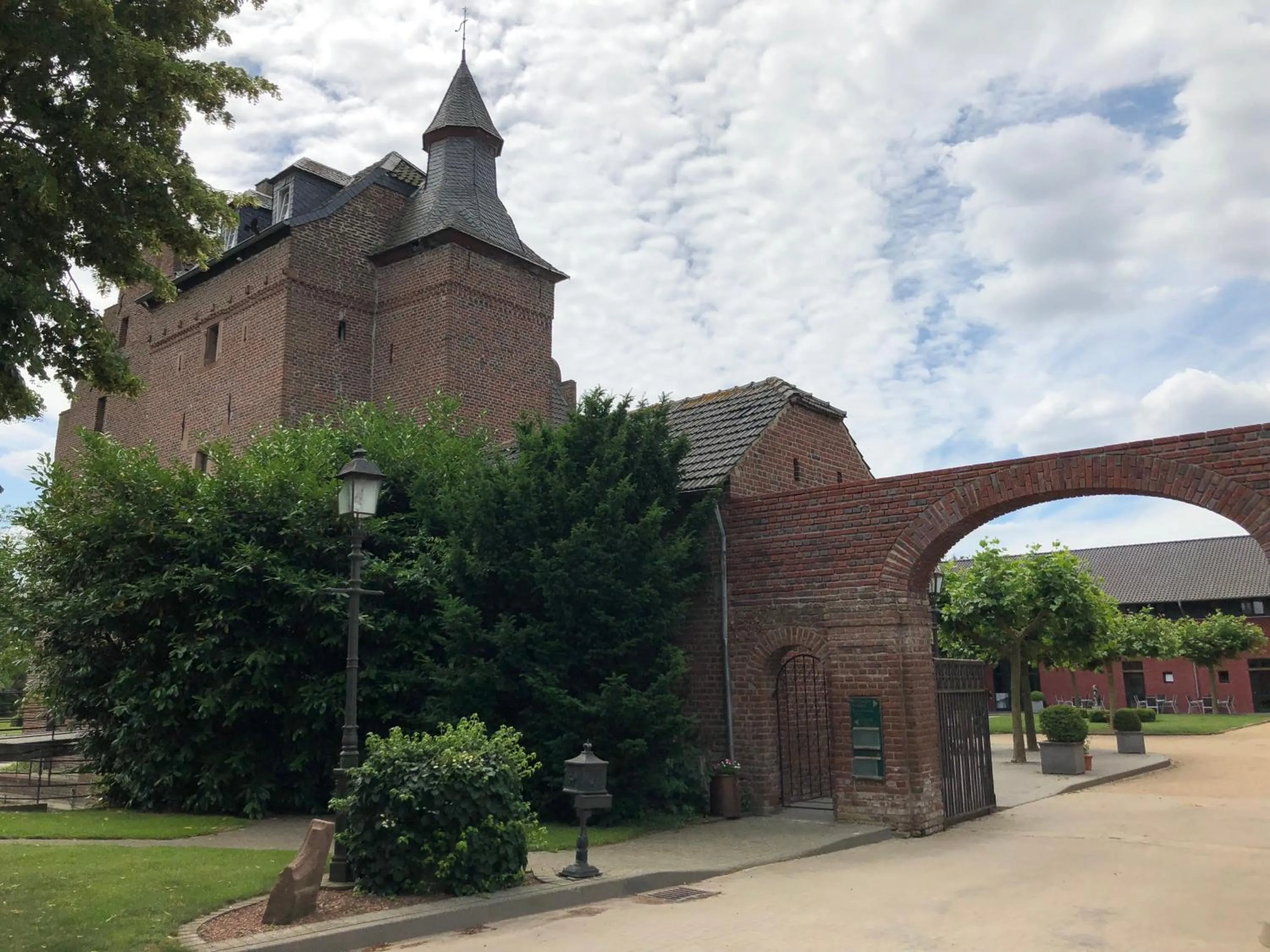 Property building in Burg Obbendorf