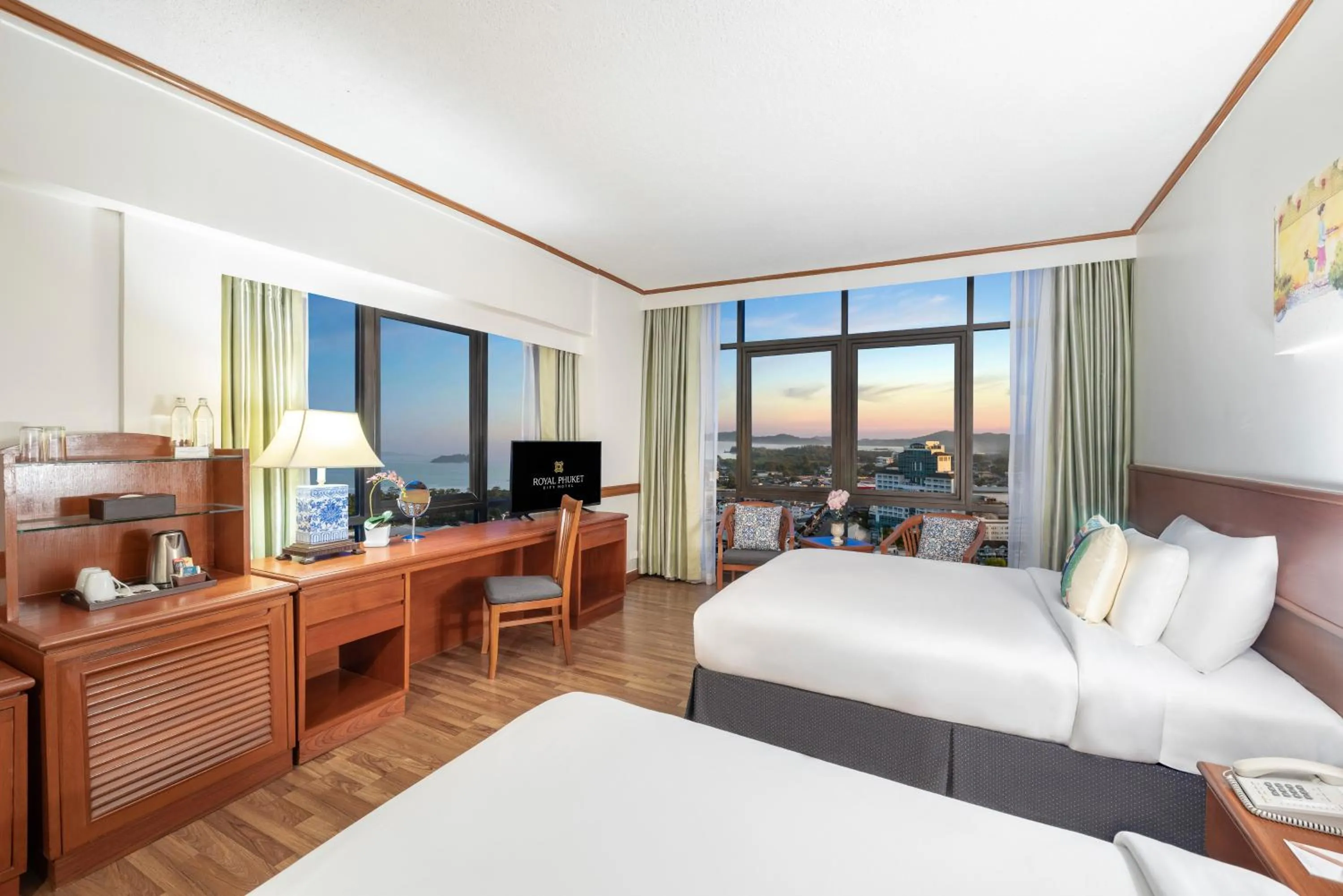 Bed in Royal Phuket City Hotel