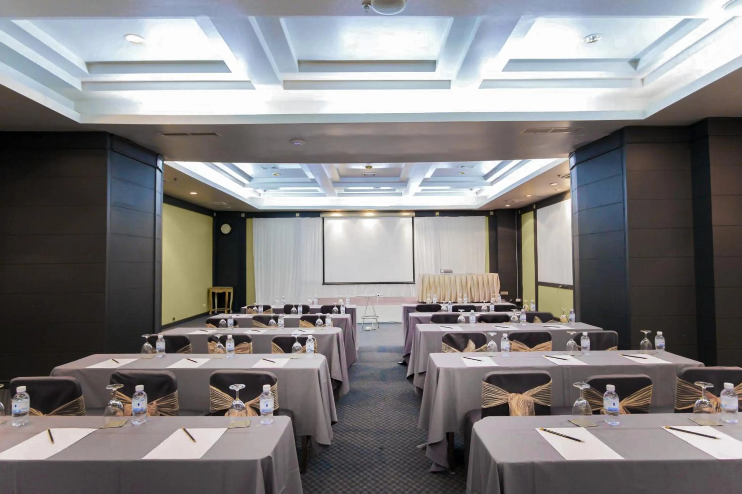 Meeting/conference room in Royal Phuket City Hotel