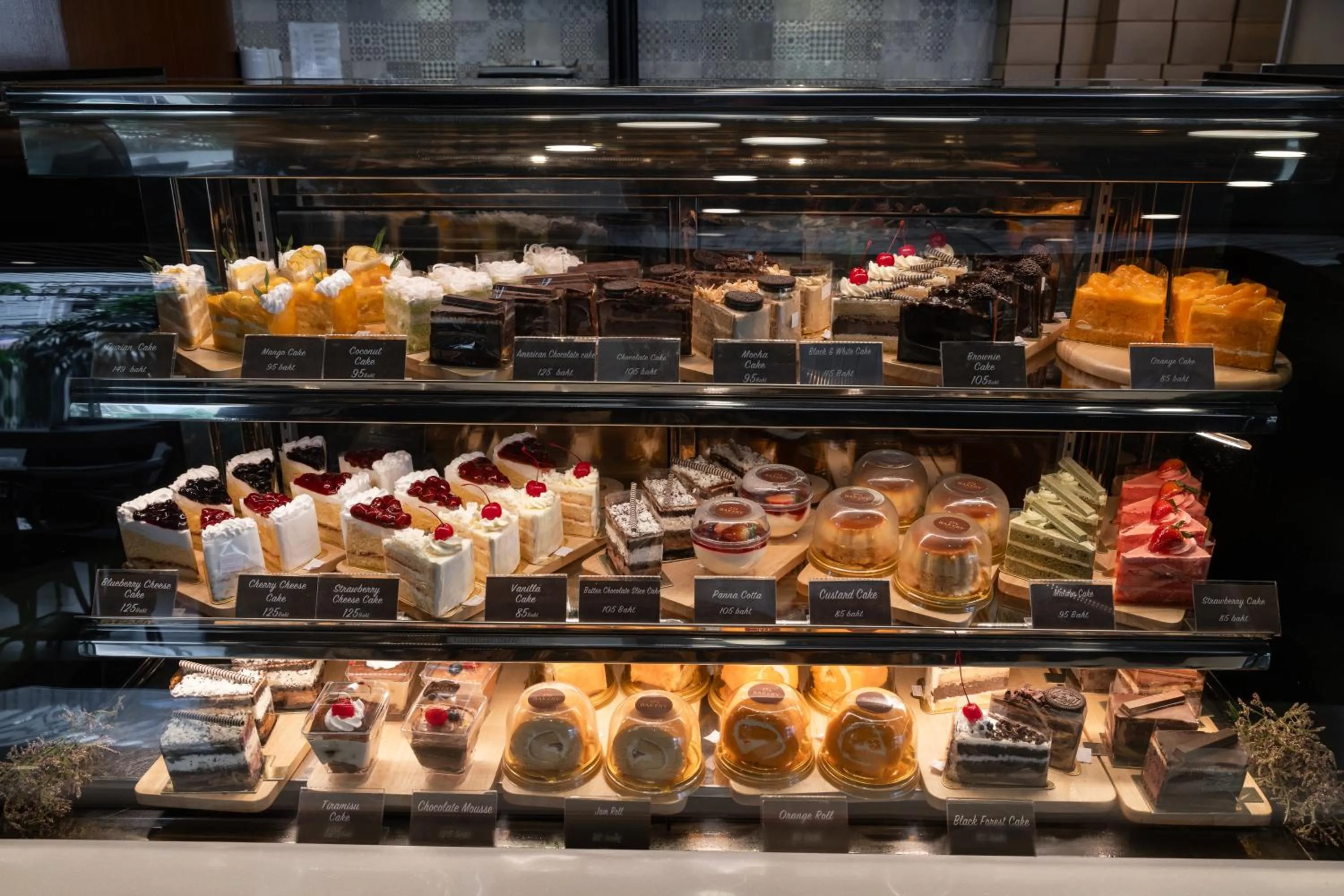 Restaurant/places to eat in Royal Phuket City Hotel