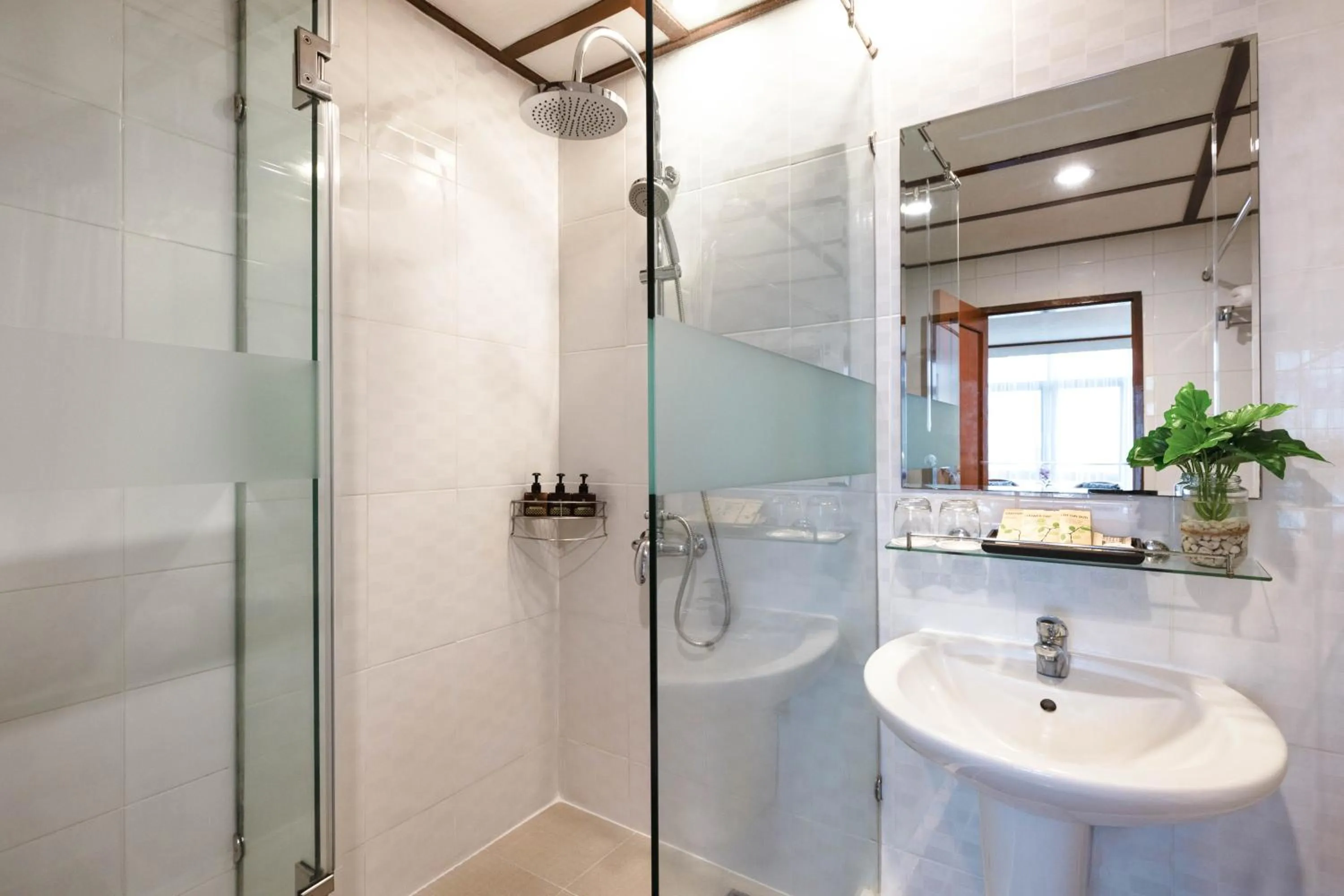 Shower in Royal Phuket City Hotel