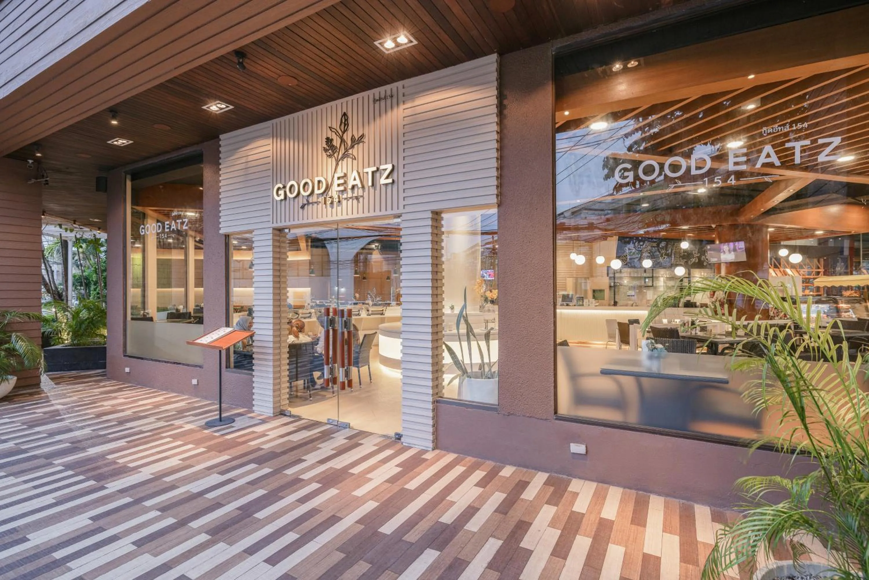 Restaurant/places to eat in Royal Phuket City Hotel