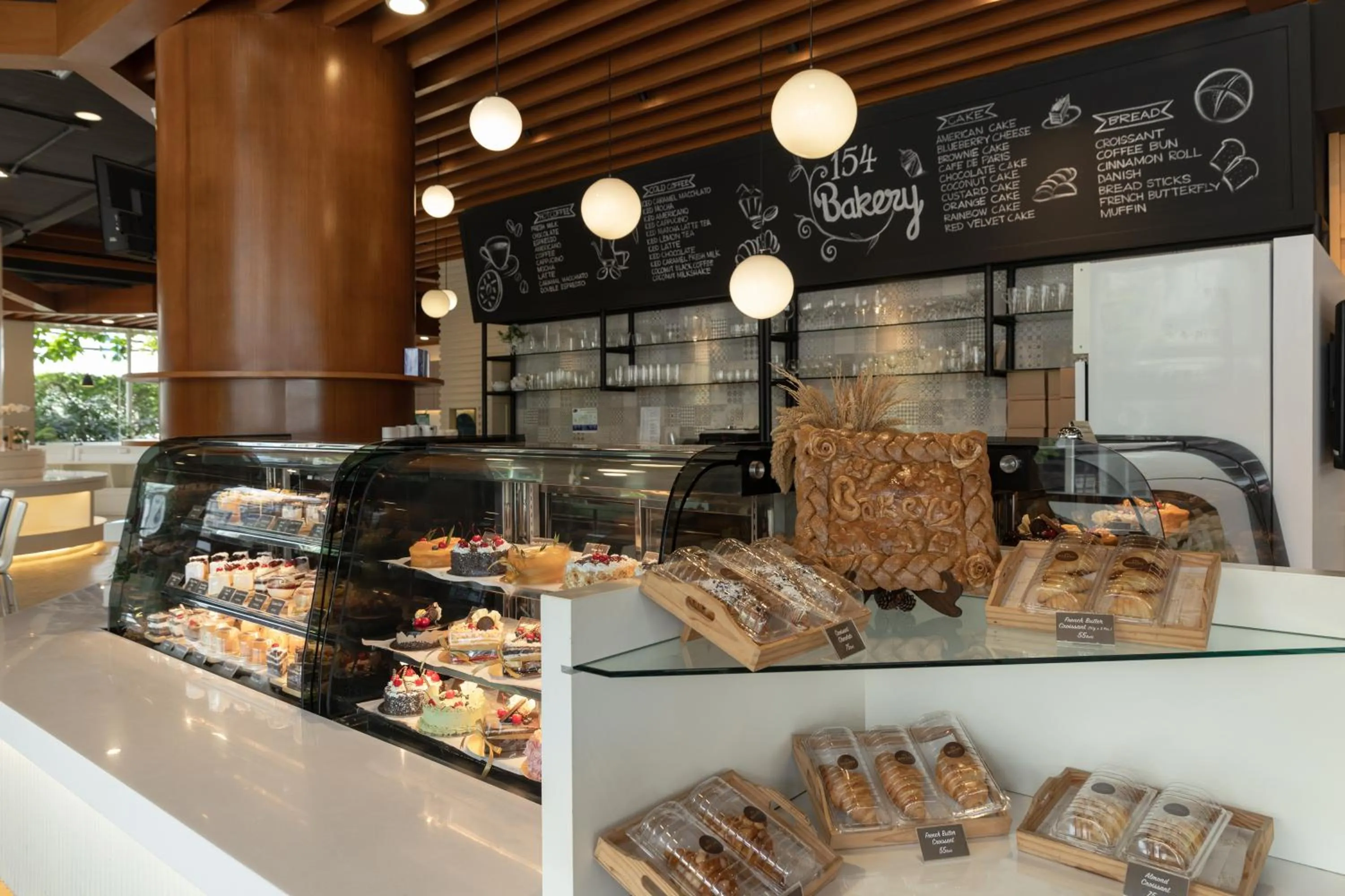 Restaurant/places to eat in Royal Phuket City Hotel