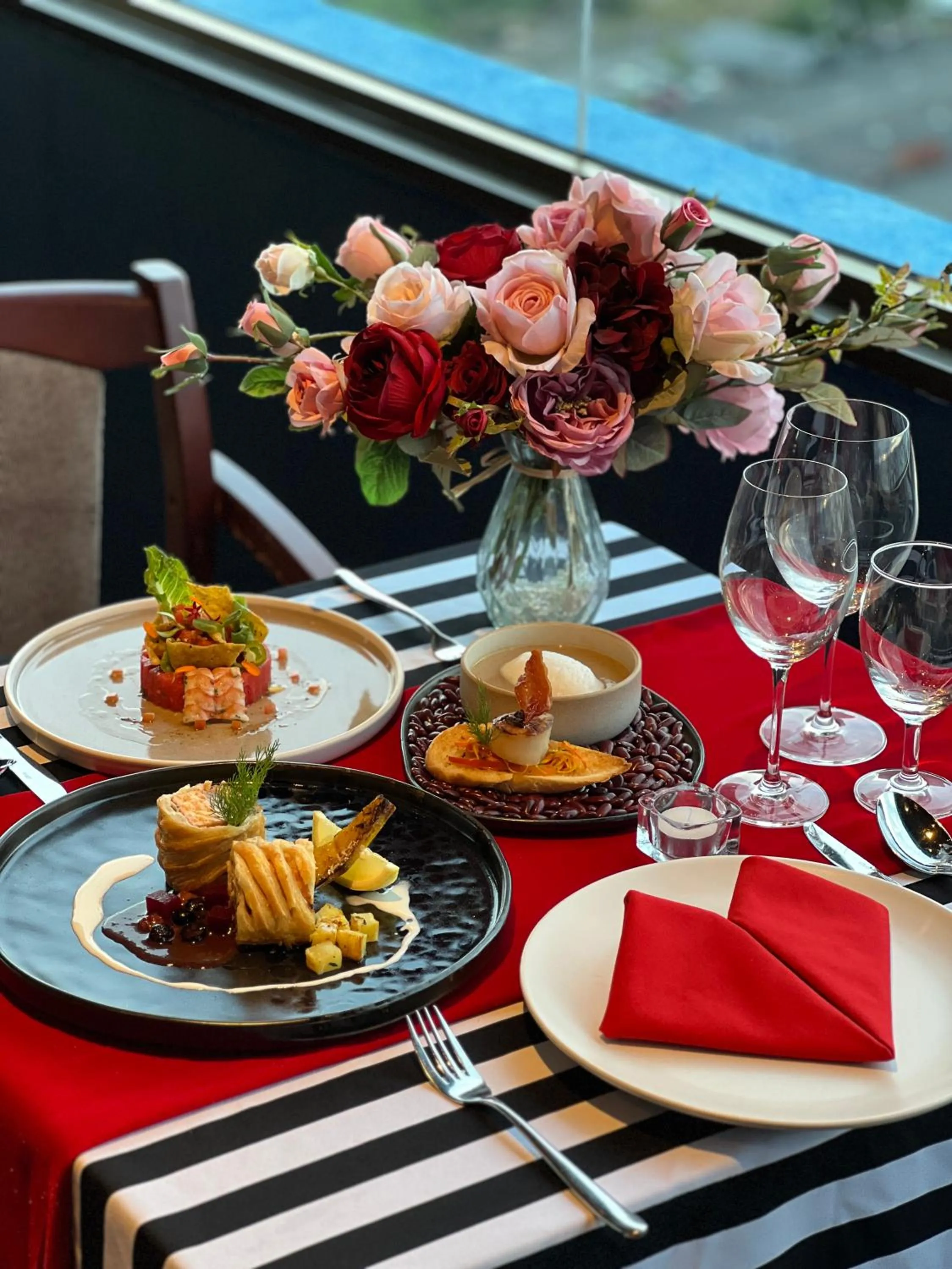 Restaurant/places to eat in Royal Phuket City Hotel