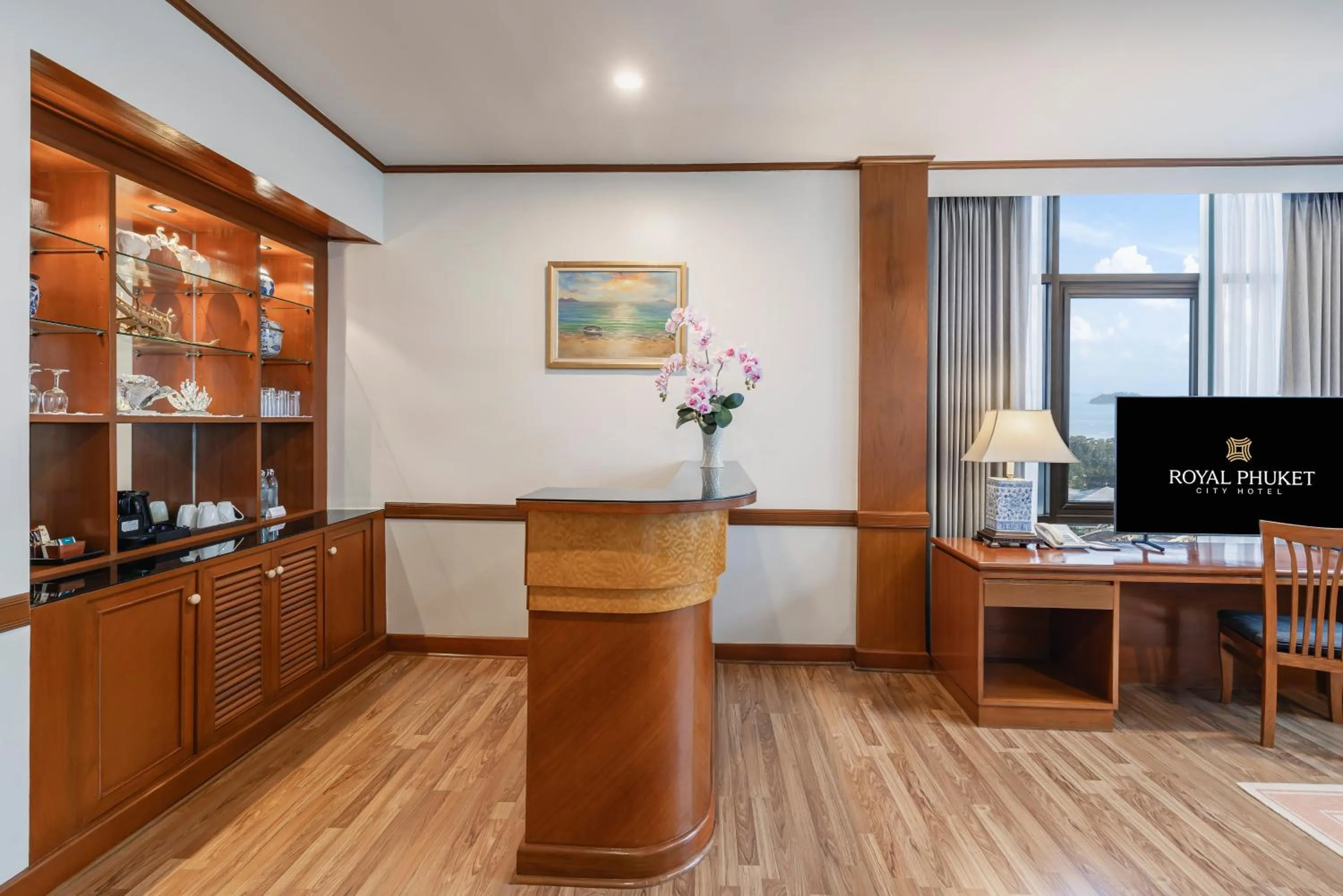 Living room in Royal Phuket City Hotel