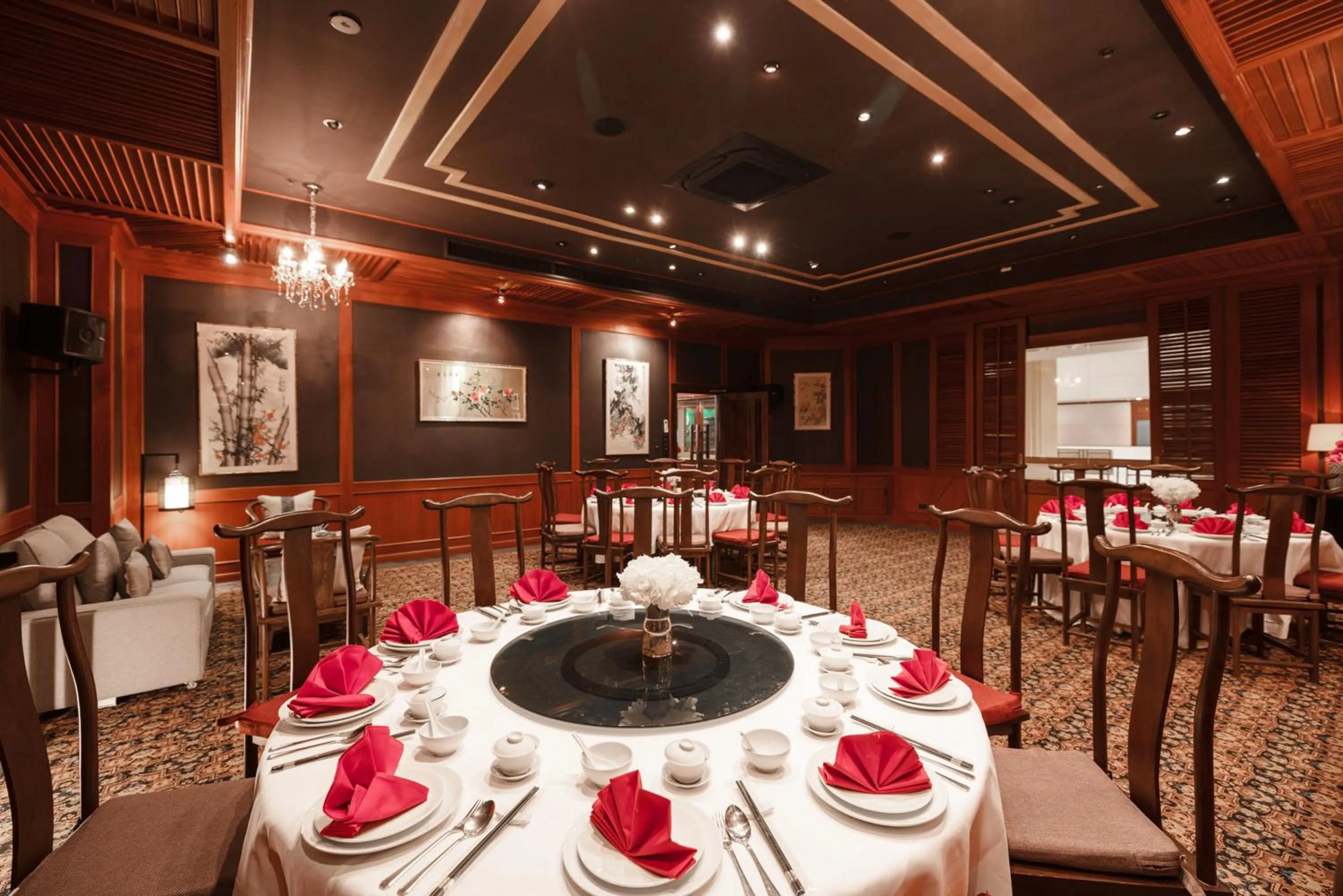 Restaurant/places to eat in Royal Phuket City Hotel