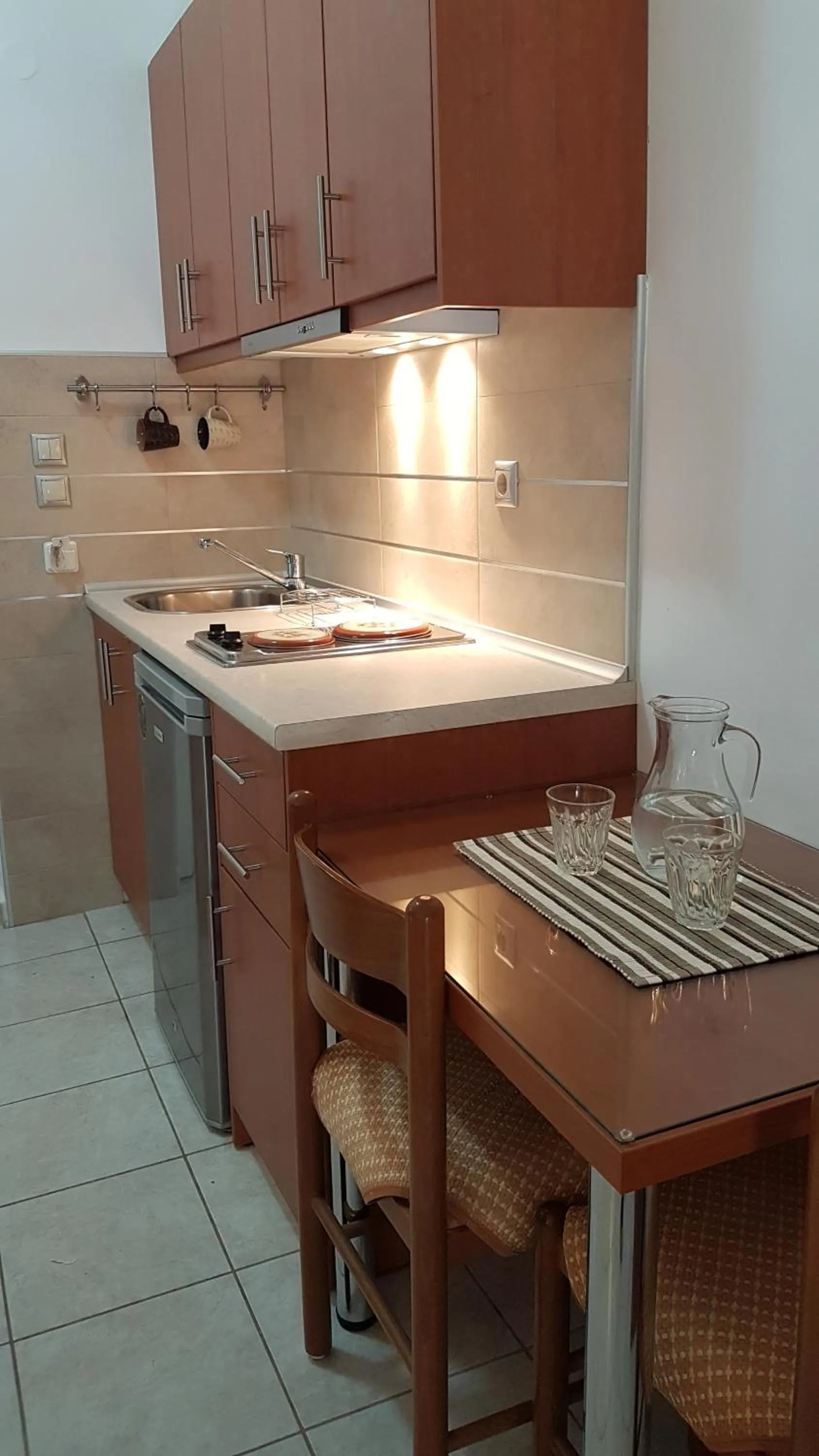 Kitchen or kitchenette in Paul's Garden Studios