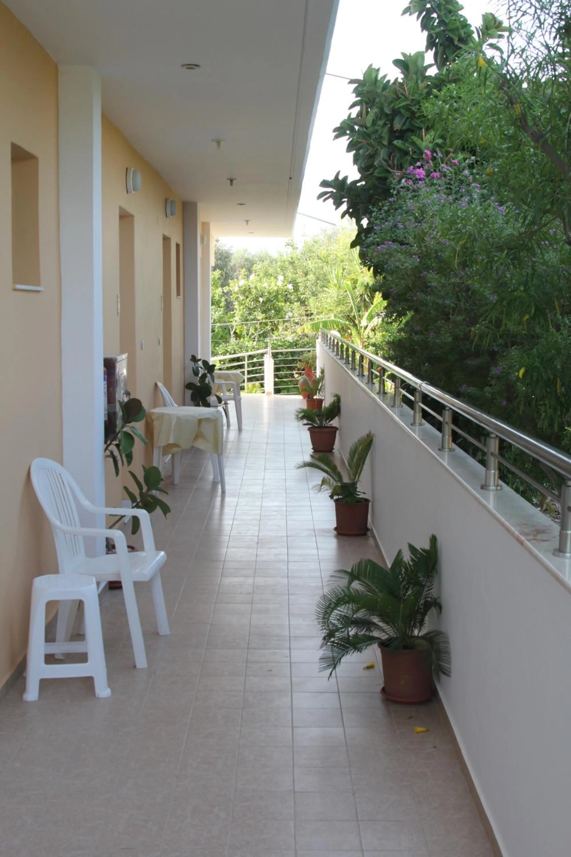 Decorative detail in Paul's Garden Studios