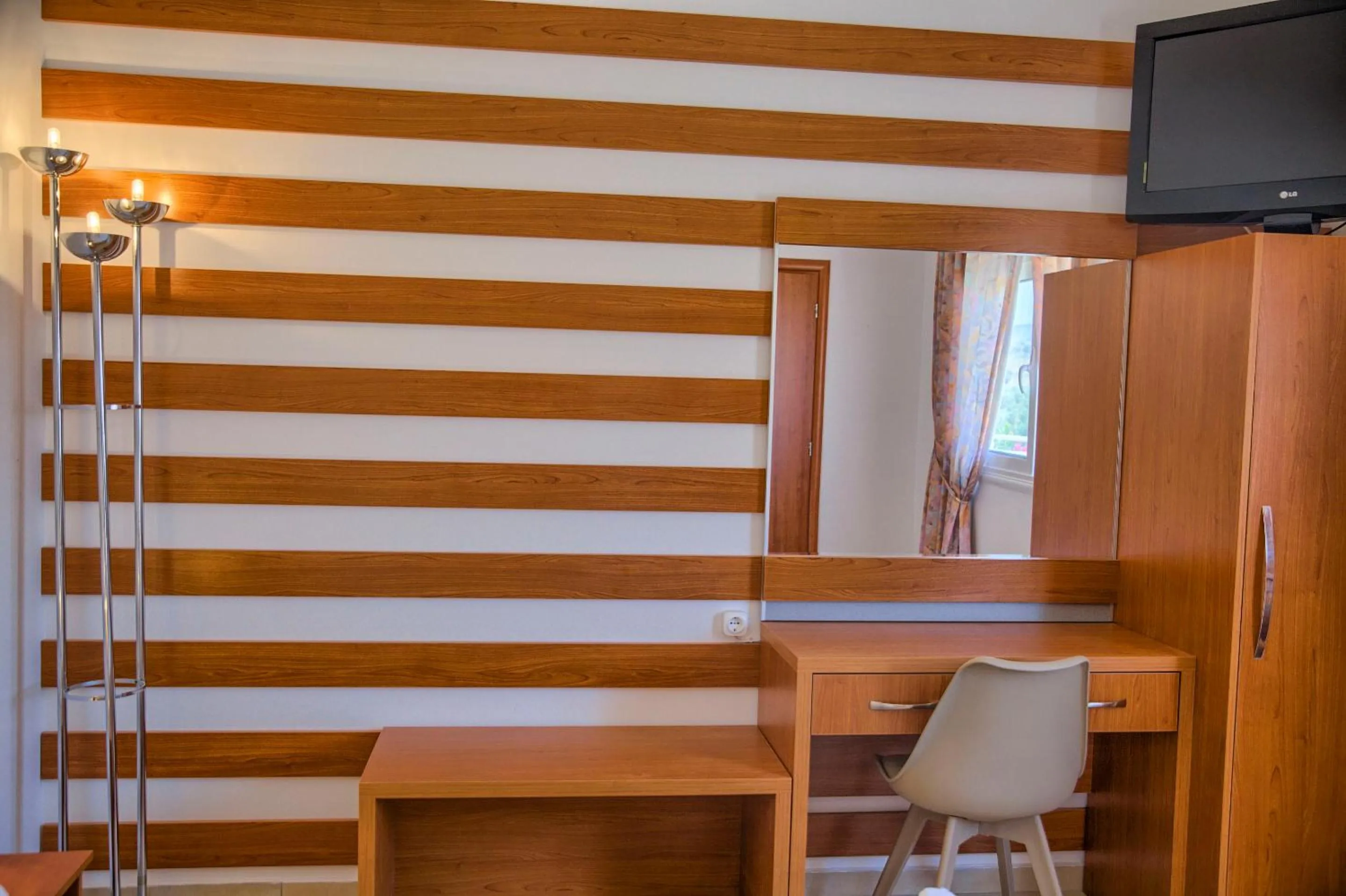 TV and multimedia in Paul's Garden Studios