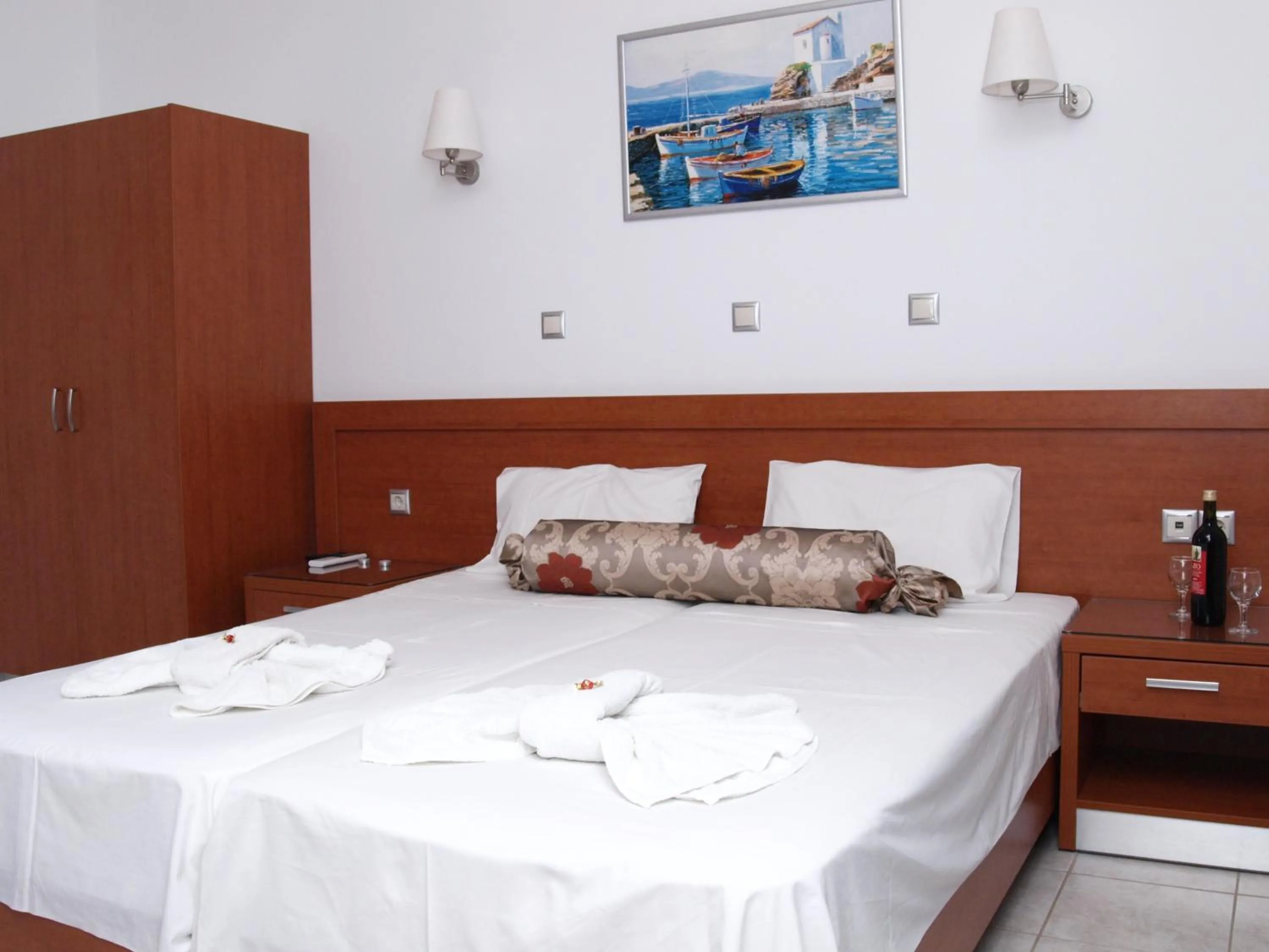 Bed in Paul's Garden Studios