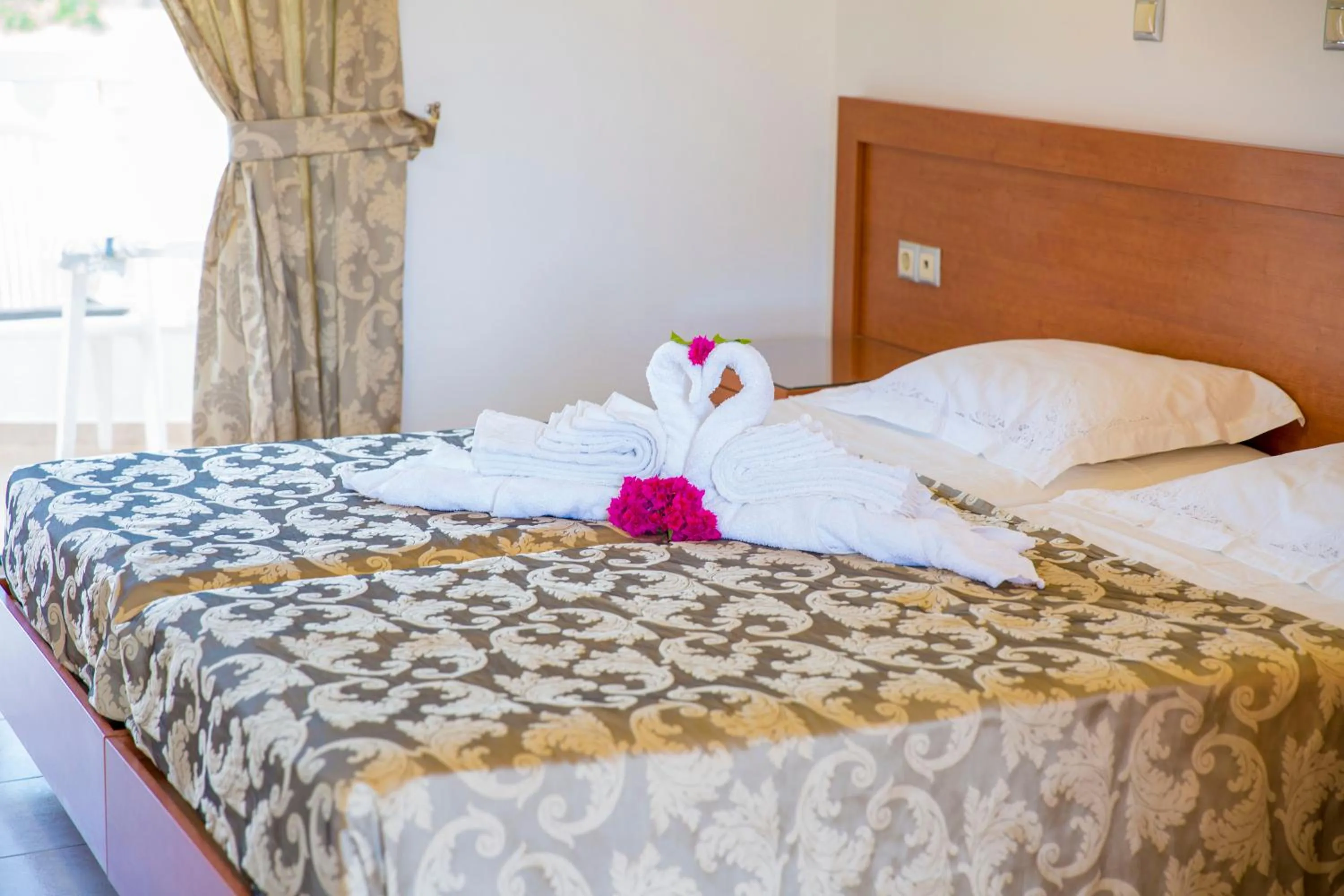 Bed in Paul's Garden Studios