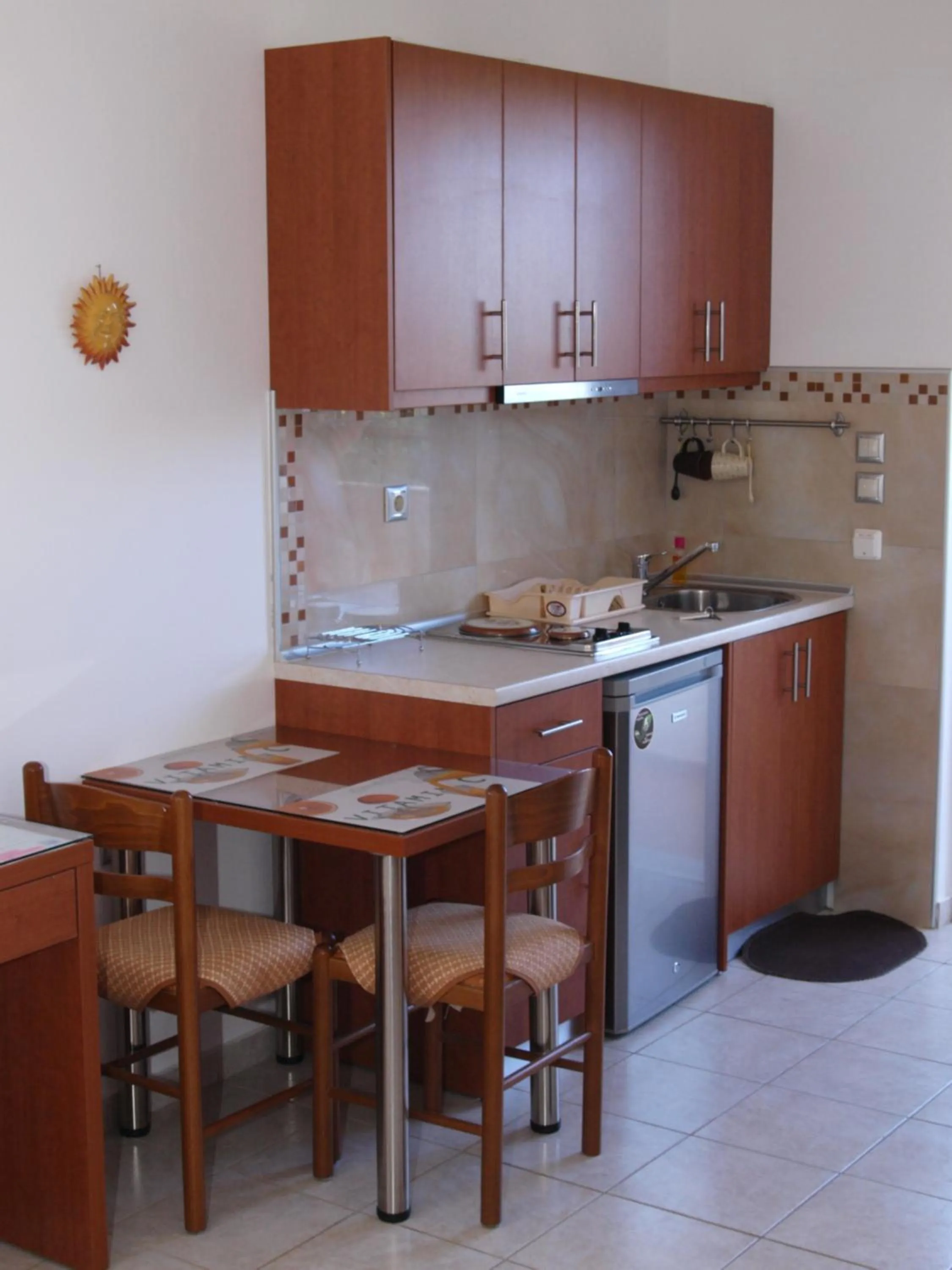 Kitchen or kitchenette in Paul's Garden Studios