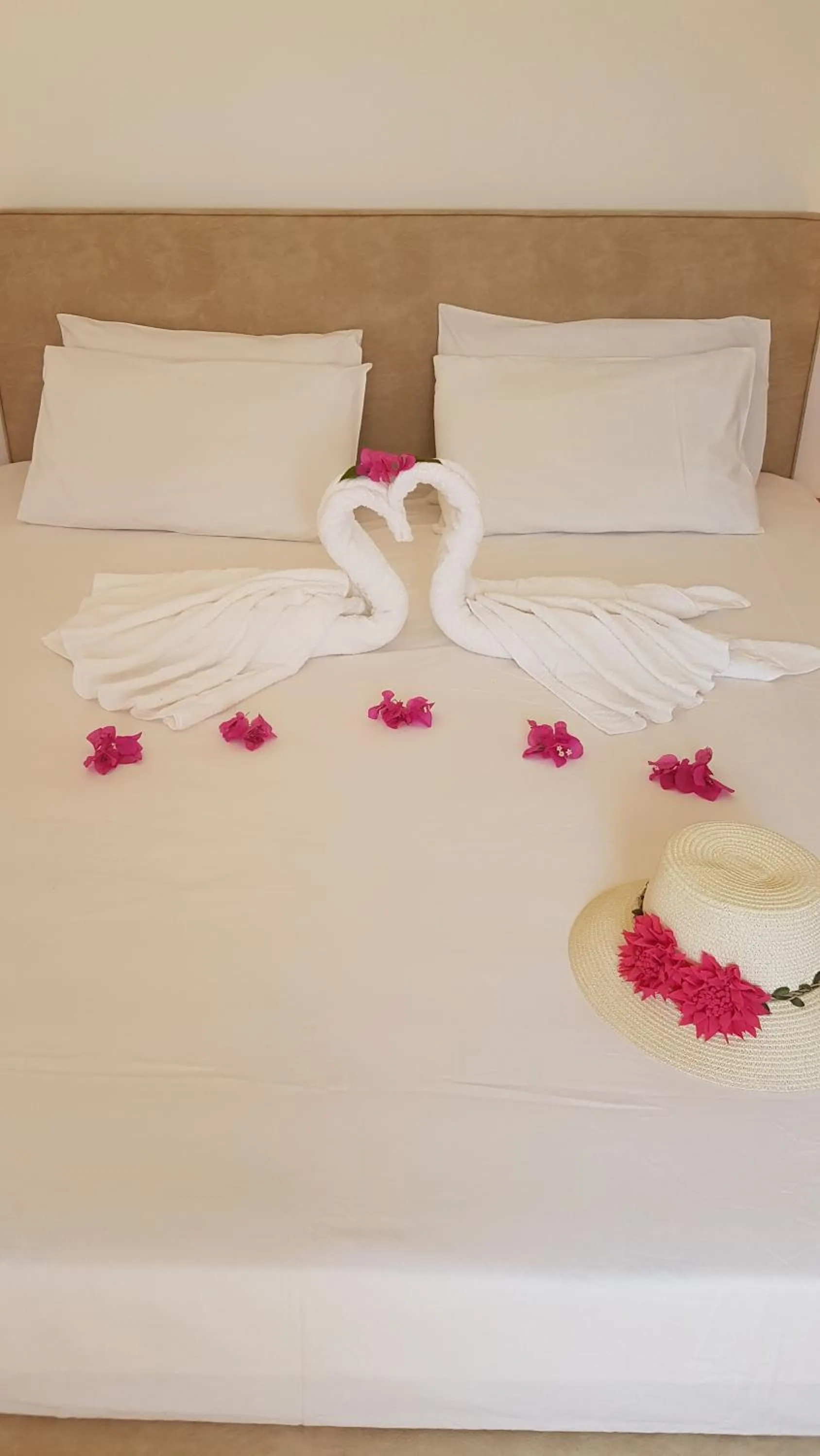 Bed in Paul's Garden Studios