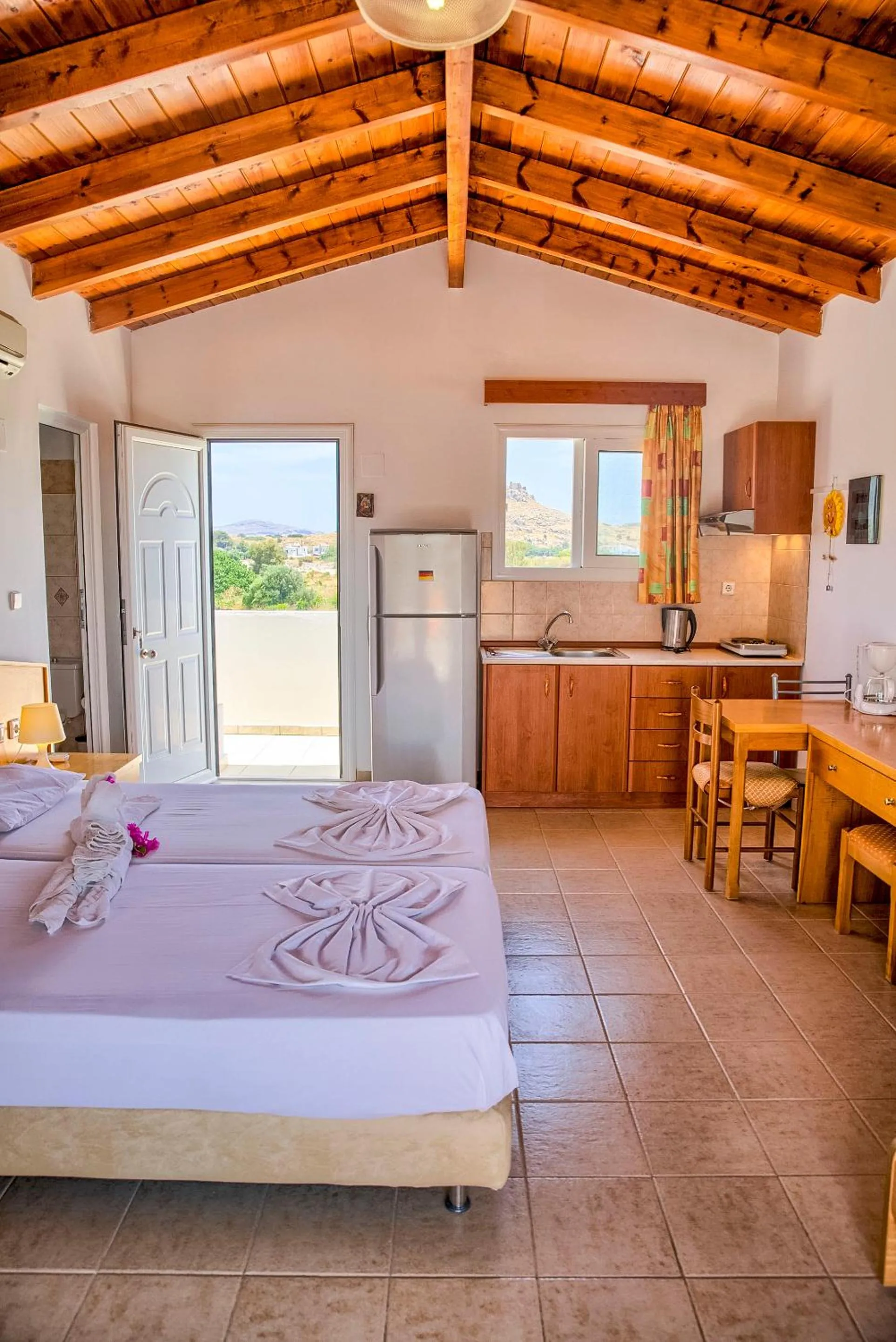 Bed in Paul's Garden Studios