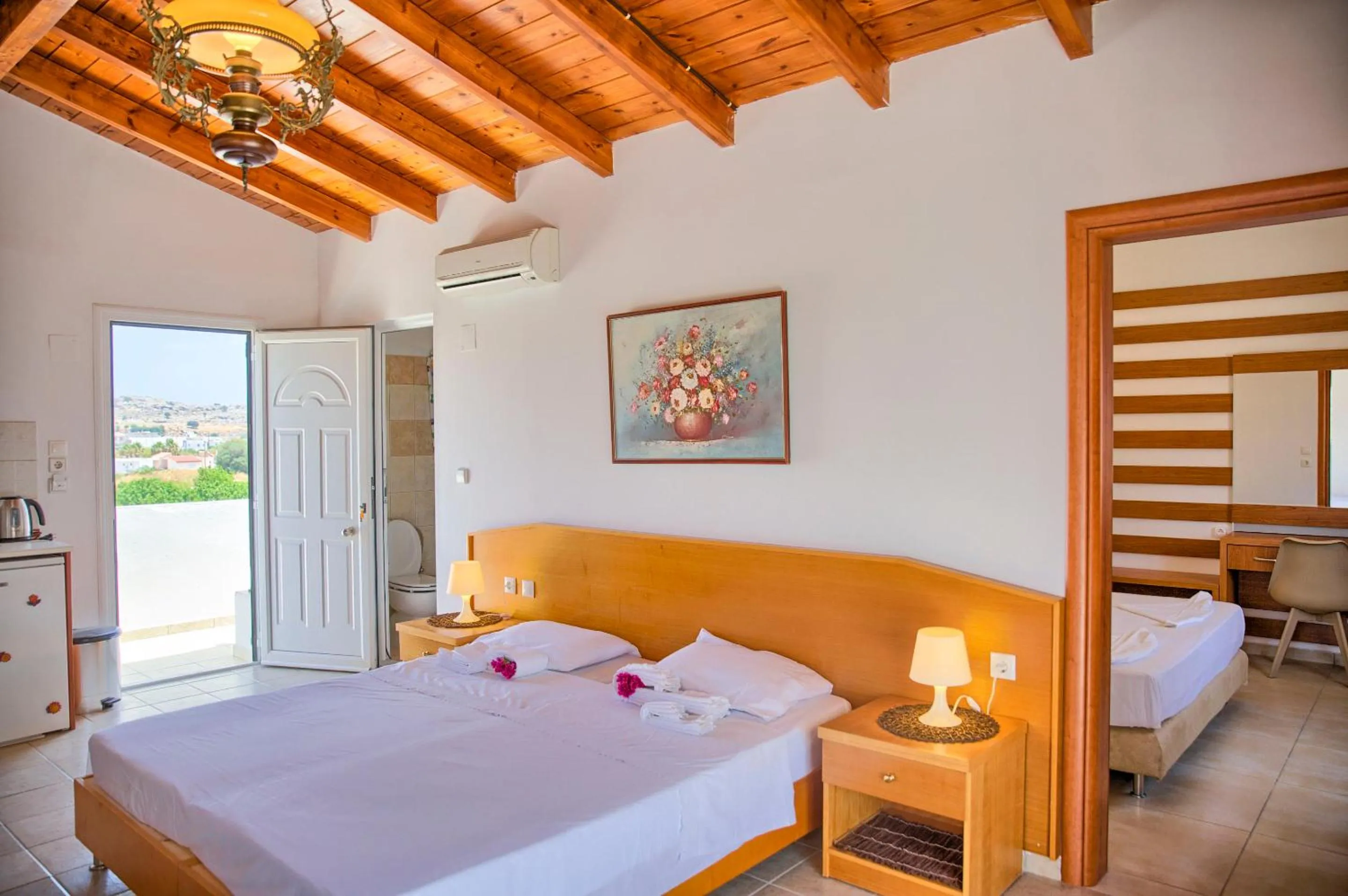 Bed in Paul's Garden Studios