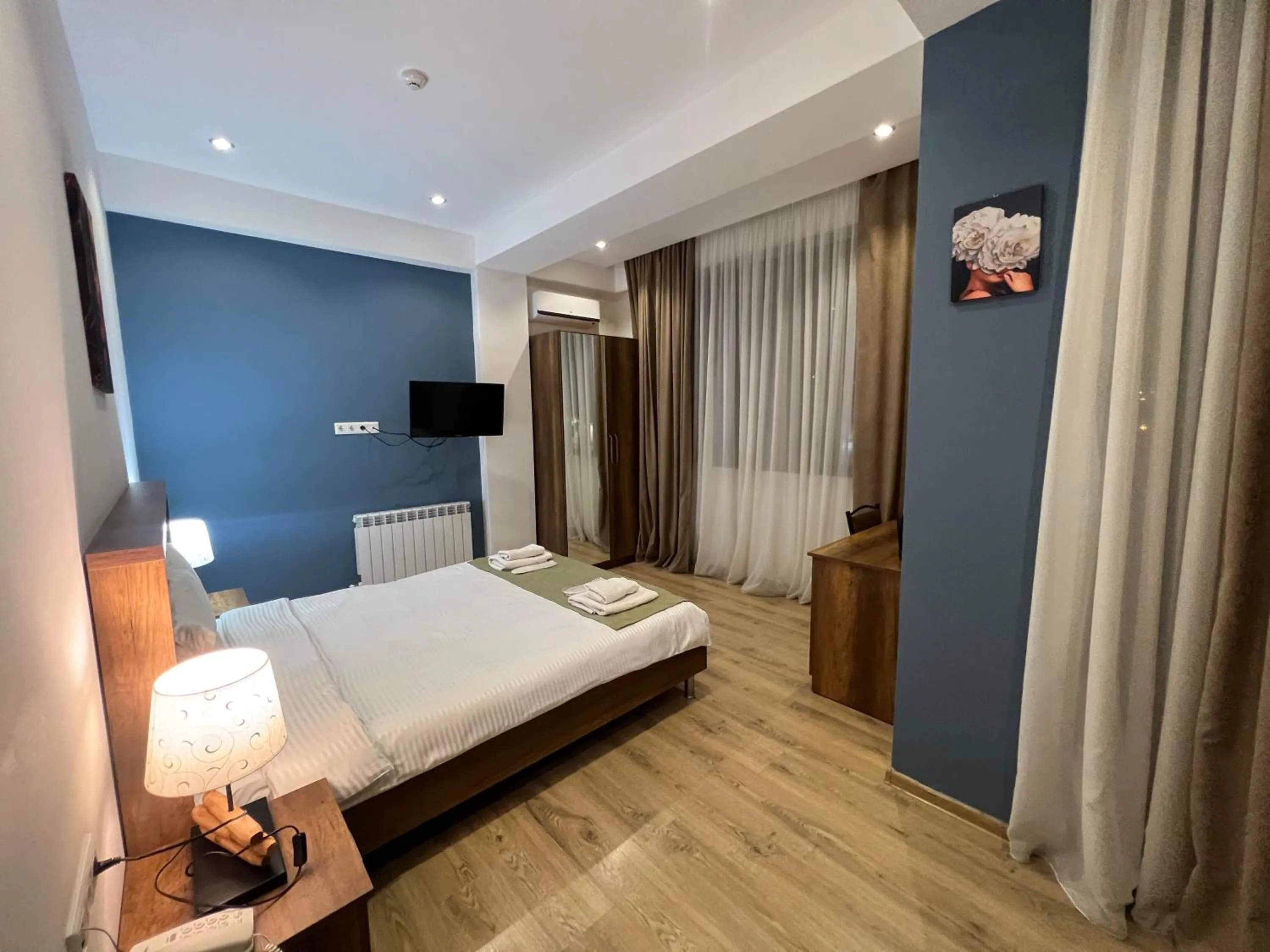 Bed in Hotel King Tom