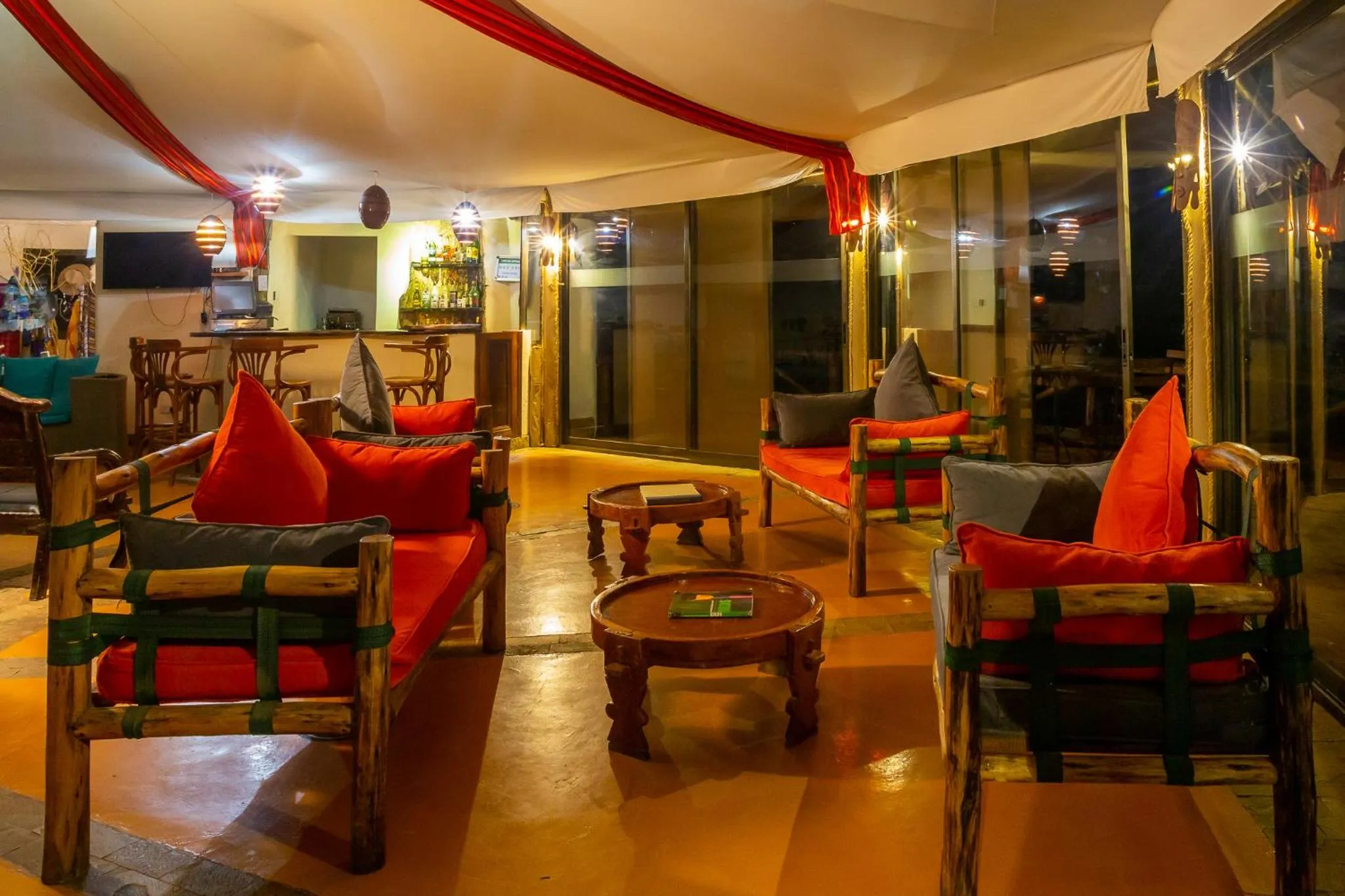 Lounge or bar in PrideInn Mara Camp & Cottages